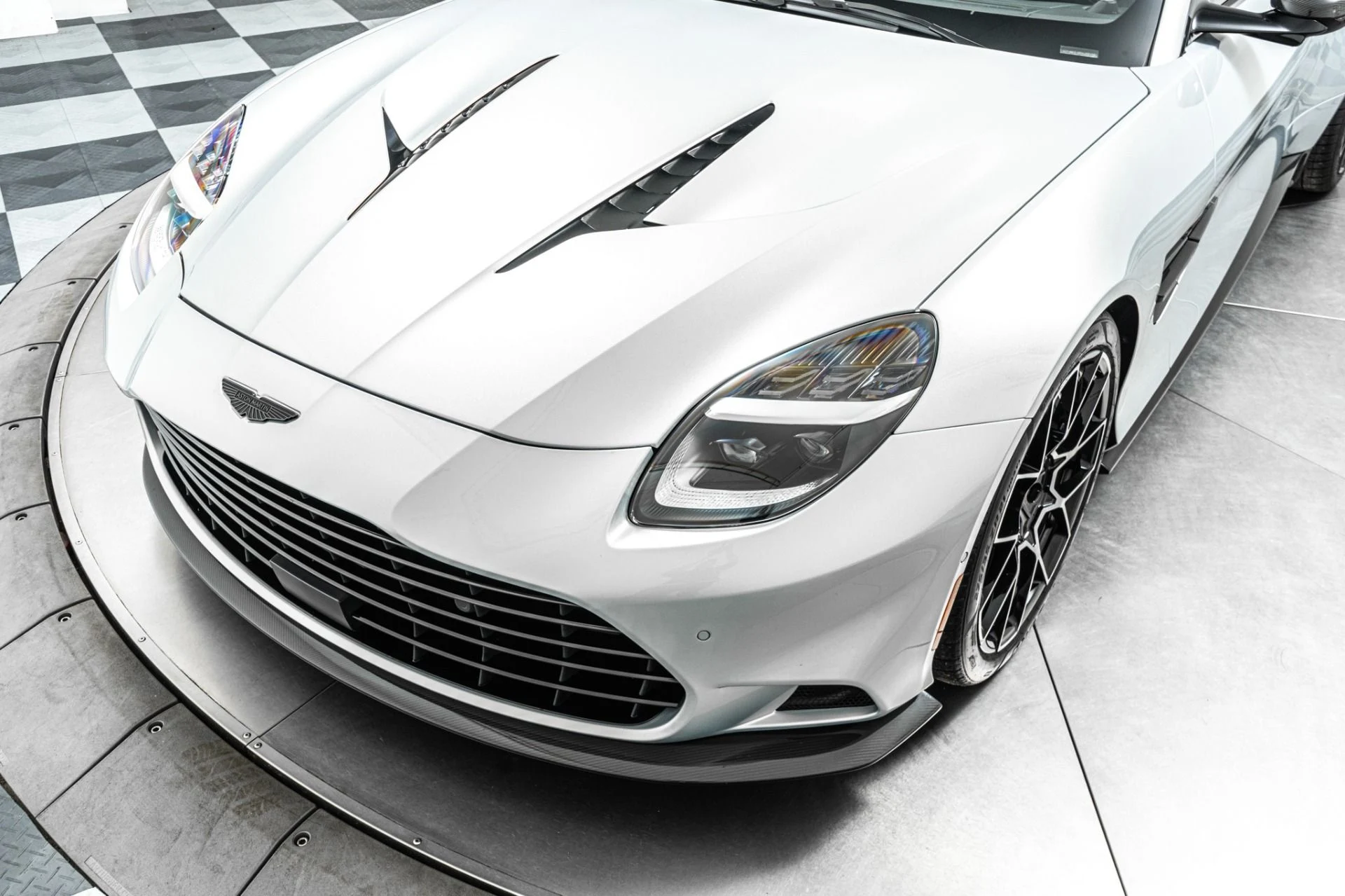 mph036_1489112825_Used_2025_Aston_Martin_Vanquish_Huge_542_K_MSRP_Low_Miles_Extensive_Carbon_Fiber_1786477789_b9fe4cb97c