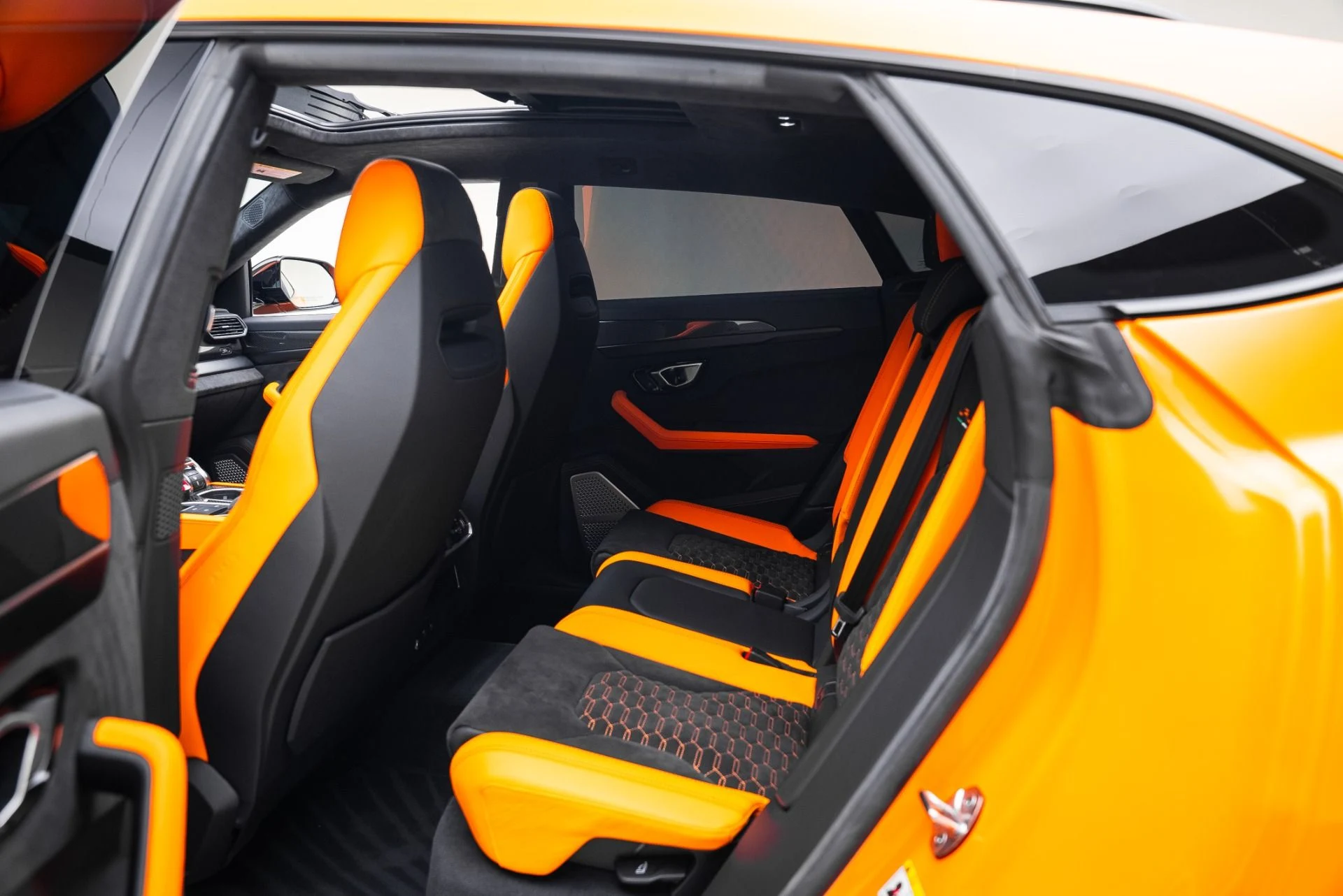 mph036_1497800781_Used_2022_Lamborghini_Urus_1765496913_8d46db3a17