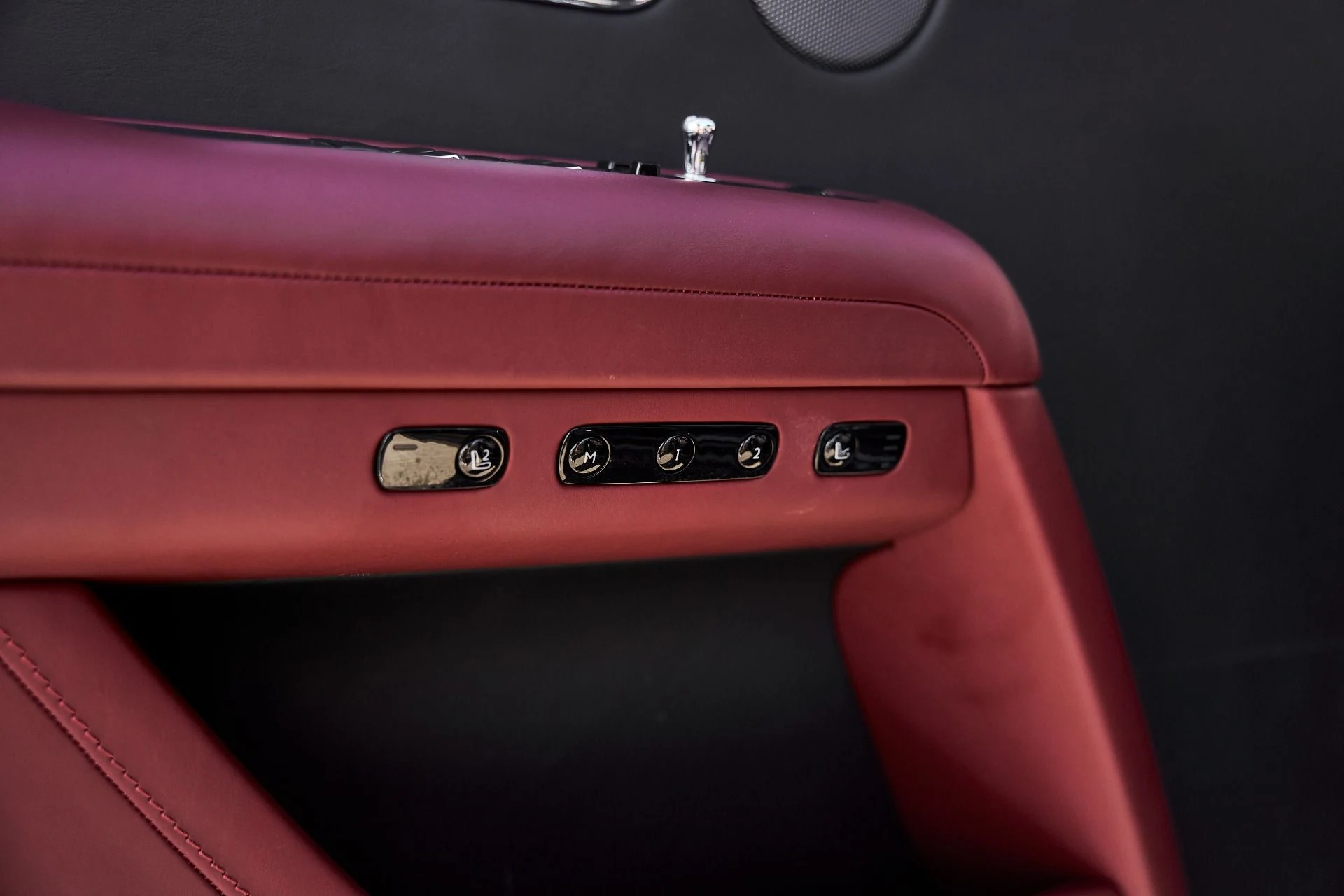 mph036_1525301988_Used_2023_Rolls_Royce_Ghost_1770699547_64ae6761d8