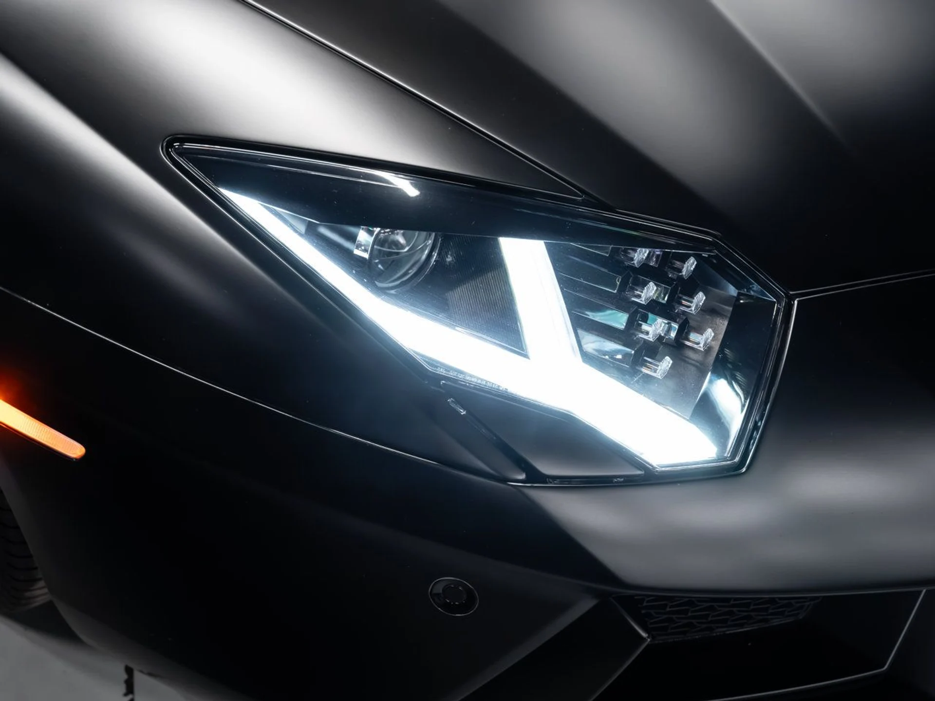 mph036_1542543164_lamborghini_aventador_2017_d8a883f01e