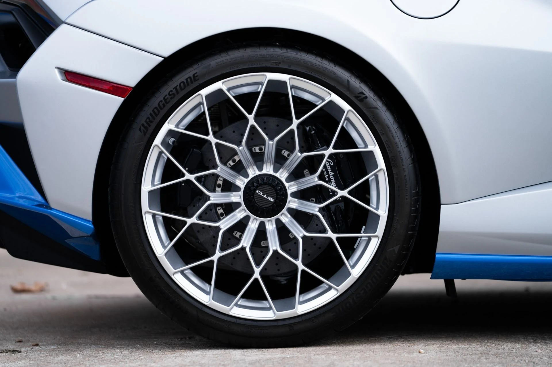 mph036_1555438367_Used_2023_Lamborghini_Huracan_STO_1768246736_ff3e5ed799