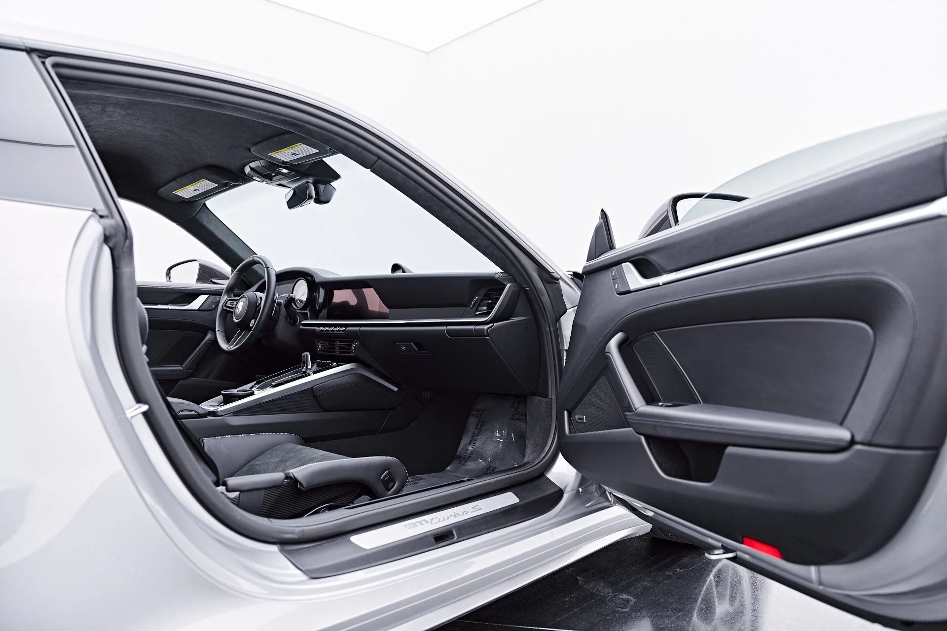 mph036_1565377118_Used_2025_Porsche_911_Turbo_S_1785539159_1e9fd35e62