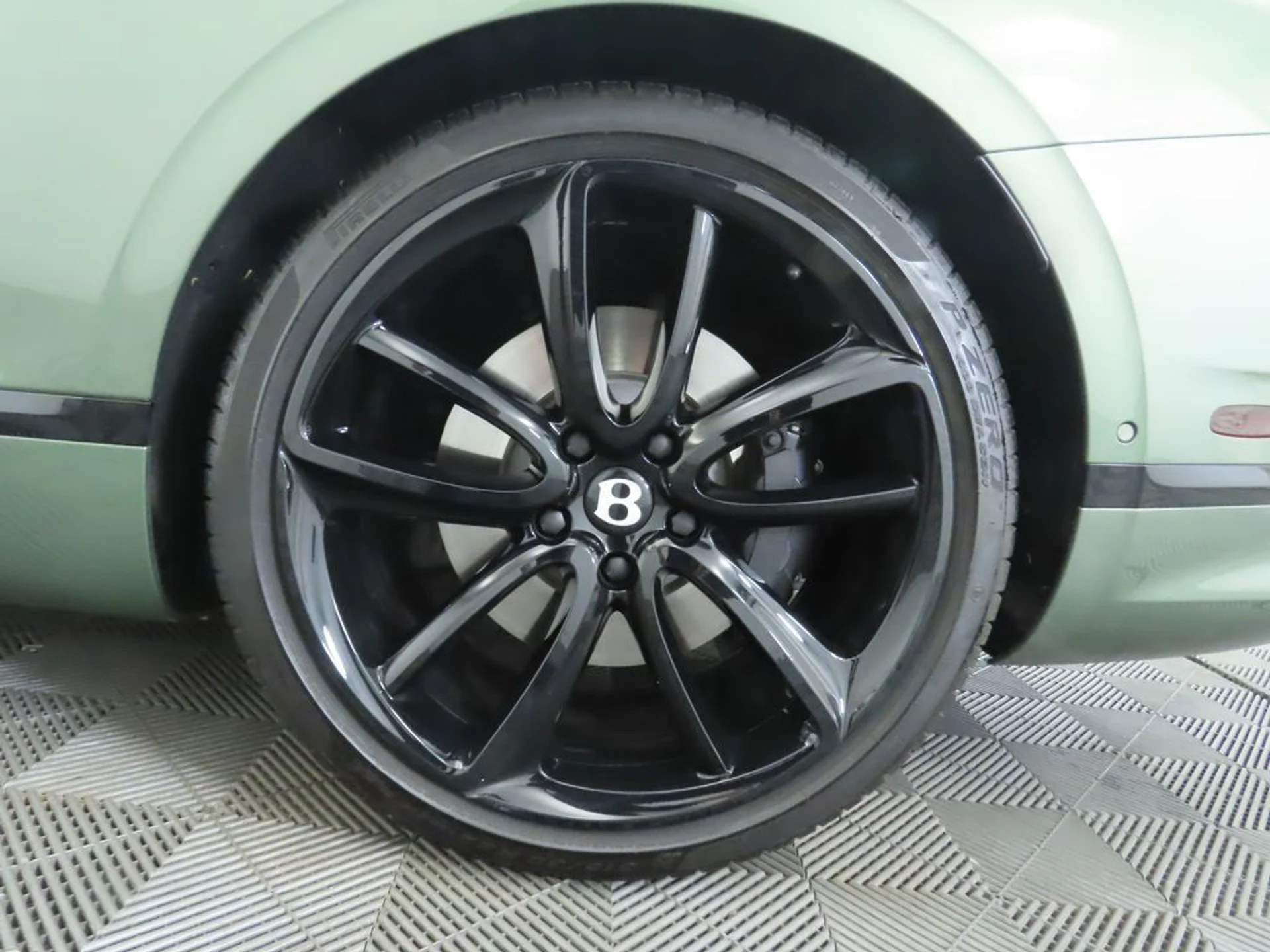 mph036_1569153354_used_2024_bentley_continental_gtv8convertible_8119_22977693_37_1024_269c7abeb4