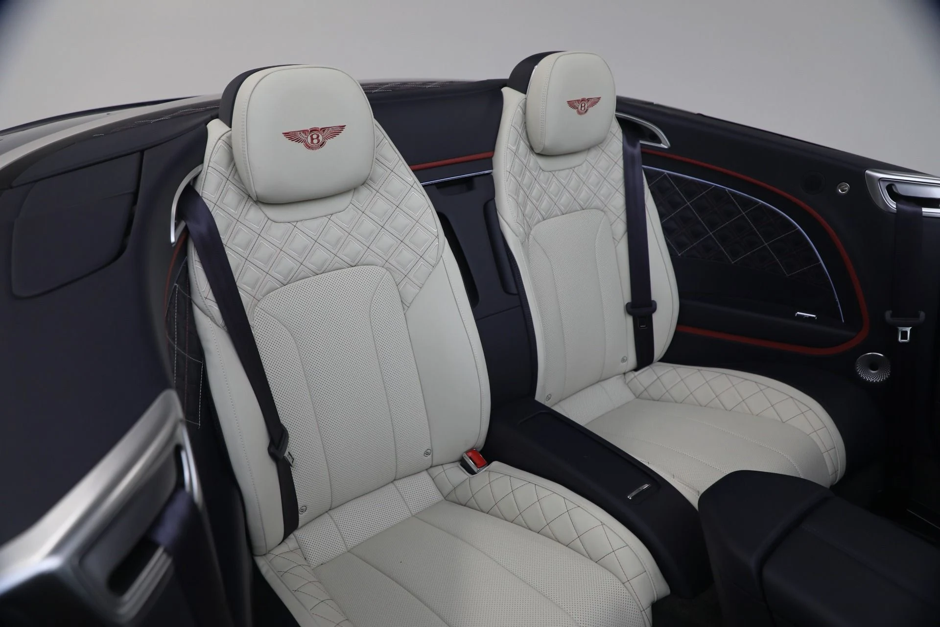 mph036_1569181357_Used_2022_Bentley_Continental_GTC_V8_1774912127_fb9ed6f532