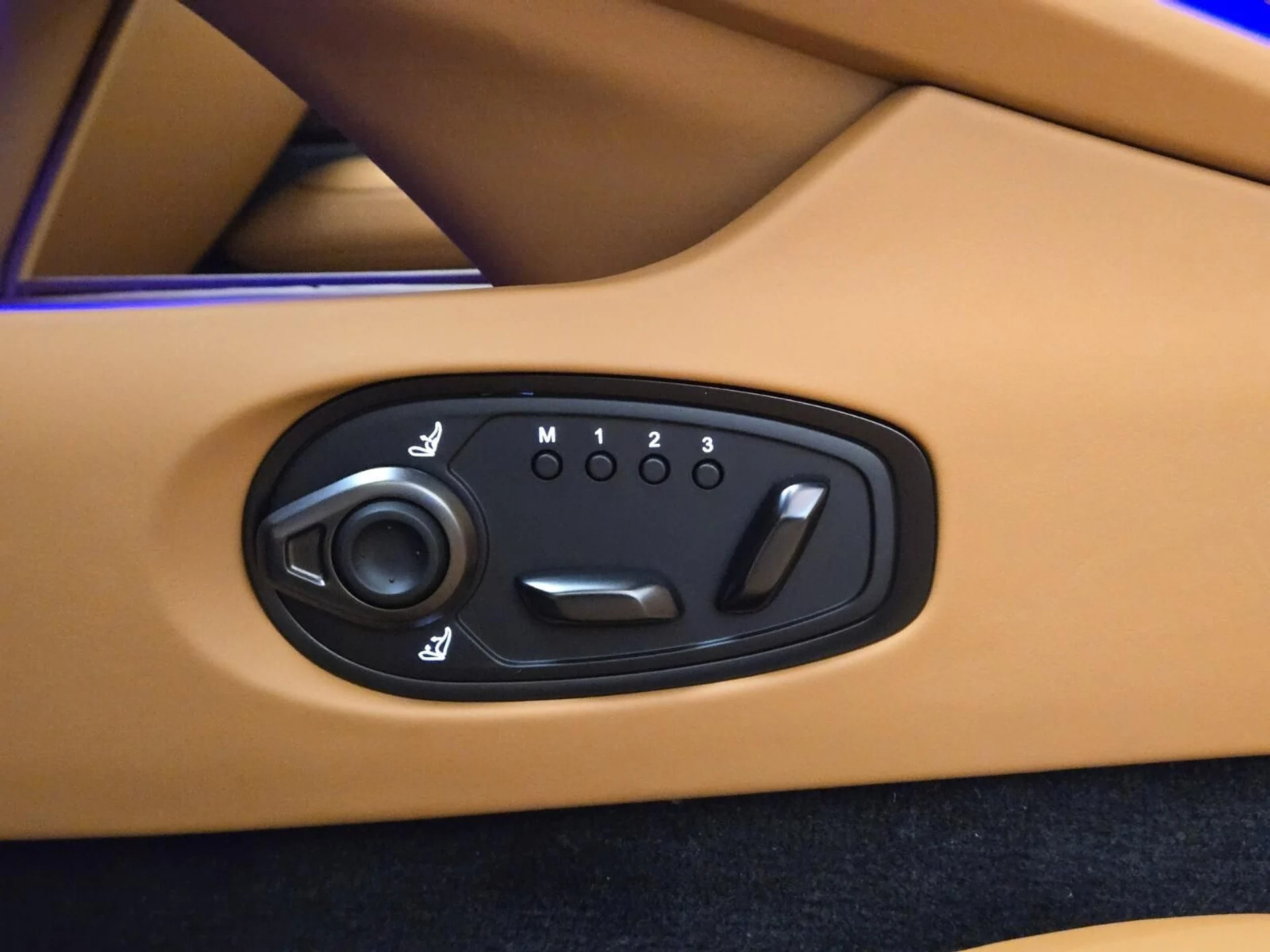 mph036_1572702888_New_2026_Aston_Martin_DB_12_Volante_1756187329_d9a2e49c26