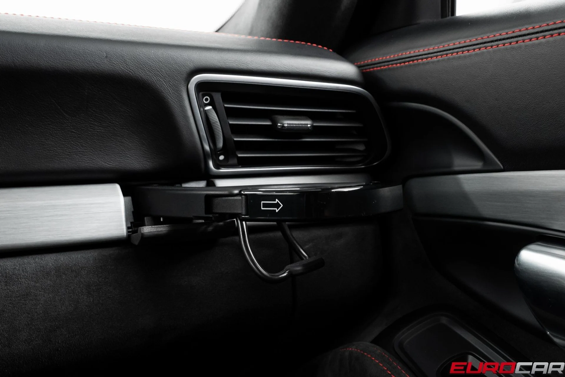 mph036_1576135699_image_37_5dd97ac336