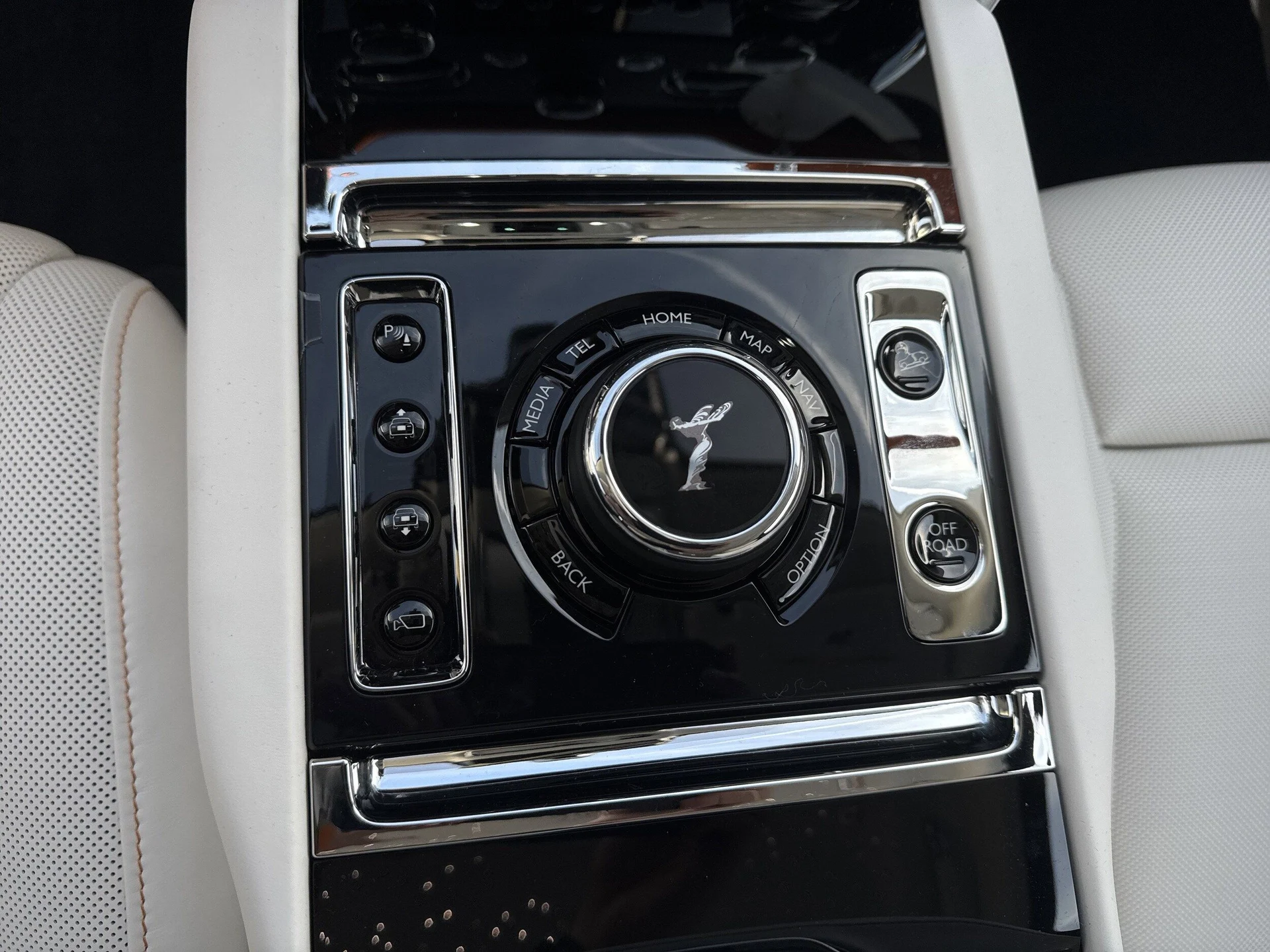 mph036_1593383886_d5b07707c0ee4d12dad84ab3d2896898x_ecae6baf50