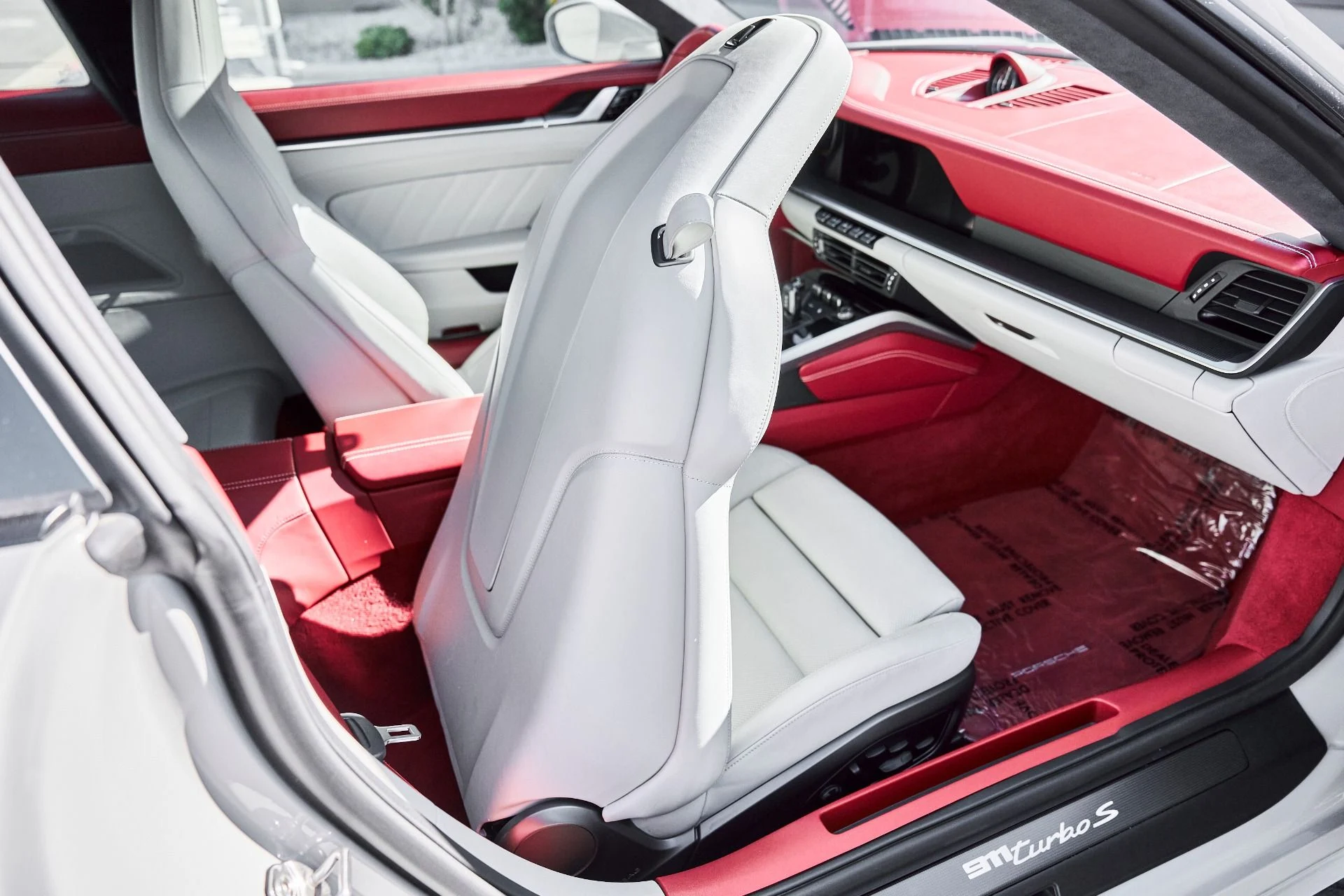 mph036_159595899_Used_2021_Porsche_911_Turbo_S_1780422490_599c74c000