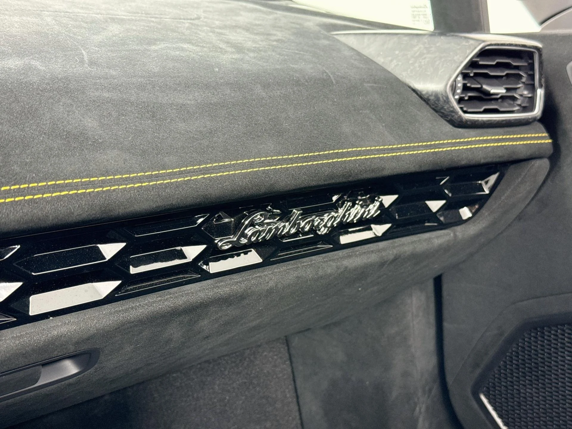 mph036_1605321503_Used_2019_Lamborghini_Huracan_Performante_Spyder_1793134362_320e28adba