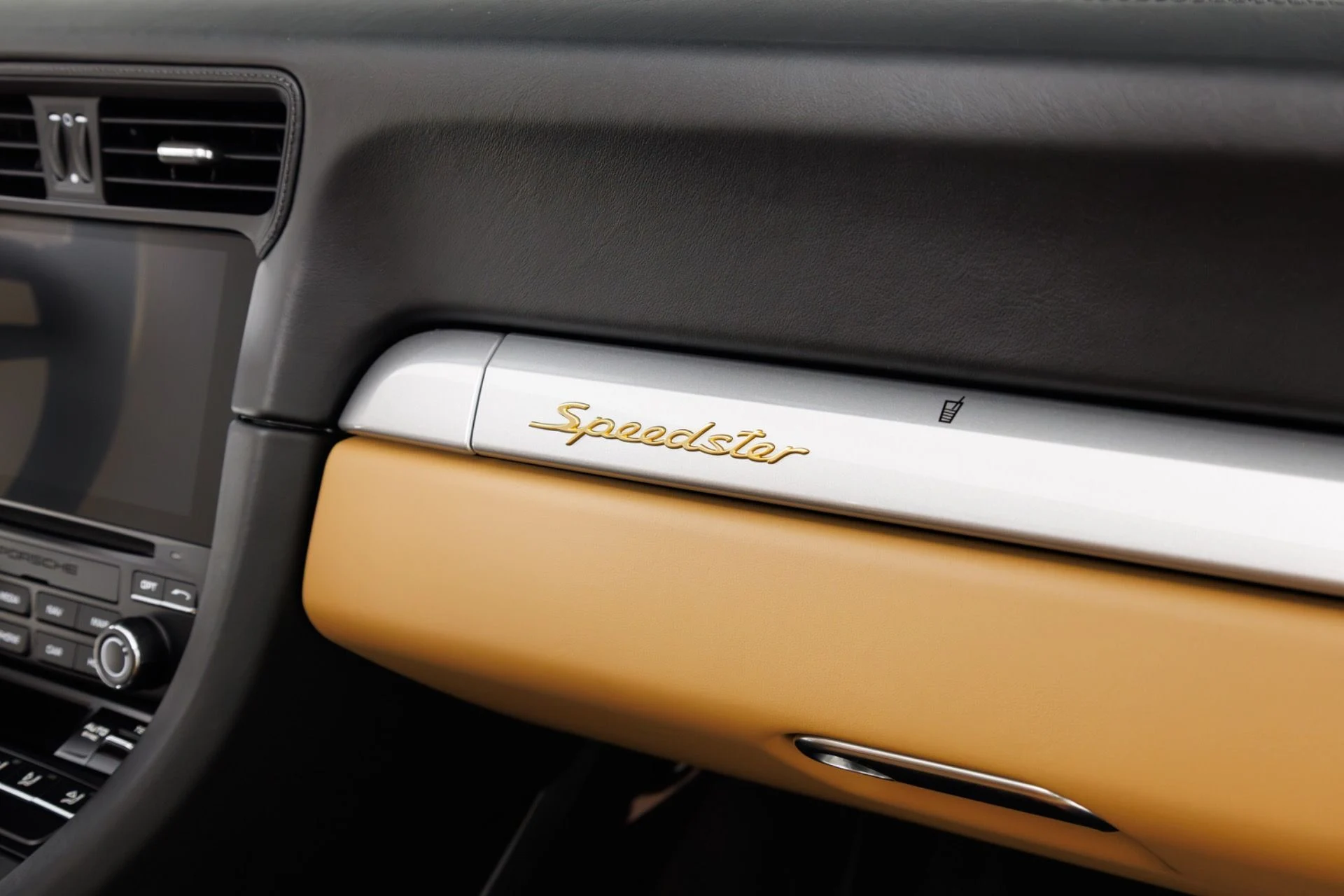 mph036_16095600_Used_2019_Porsche_911_Speedster_1790794383_7668c3a5c8