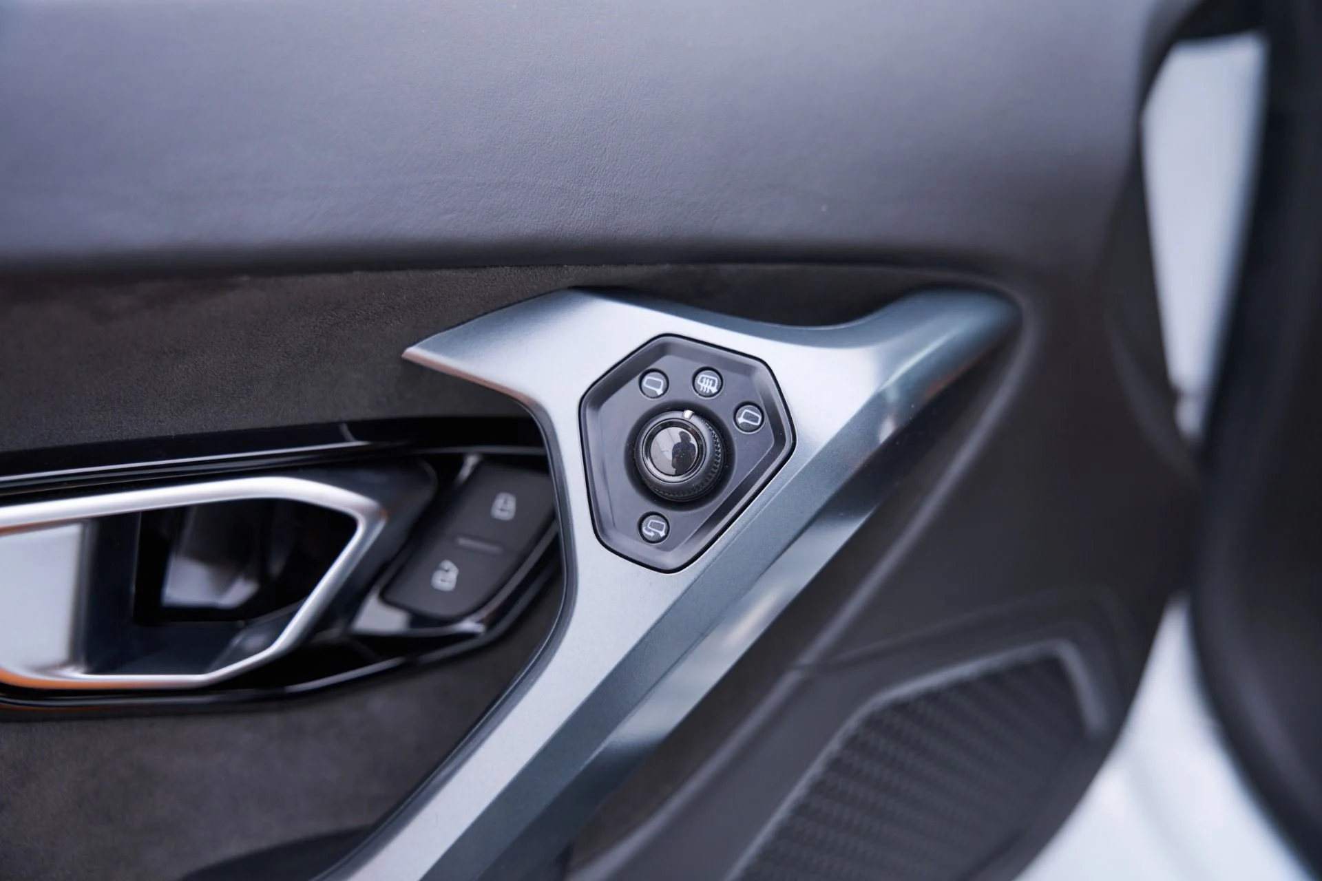 mph036_1610000031_Used_2015_Lamborghini_Huracan_LP_610_4_1792523988_97575dde80