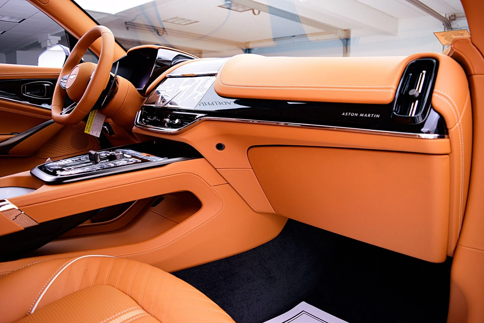 mph036_1623537851_New_2025_Aston_Martin_DBX_707_605e71e4f3