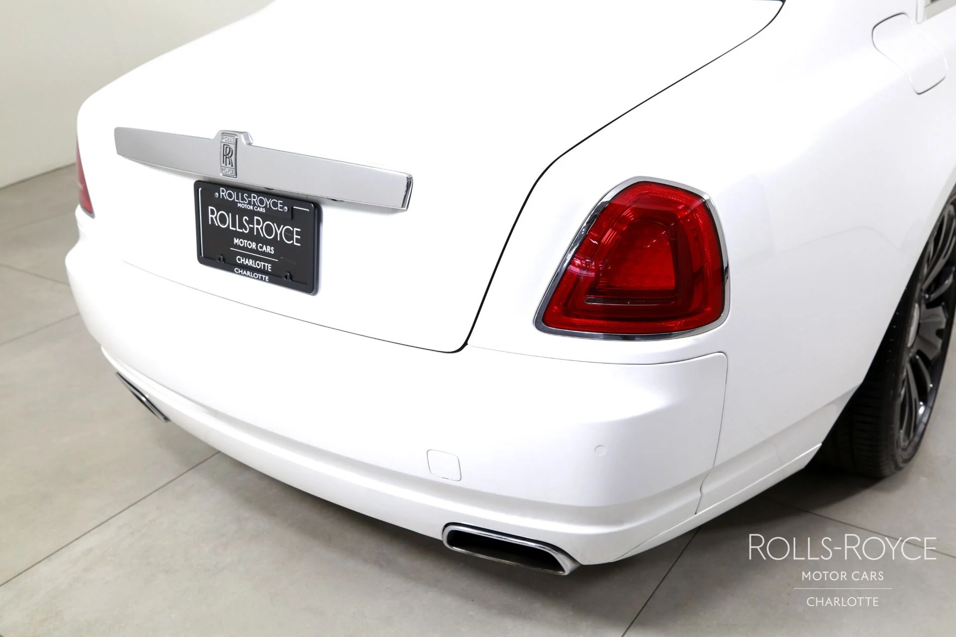 mph036_1623654601_Used_2019_Rolls_Royce_Ghost_1783112154_3544645086