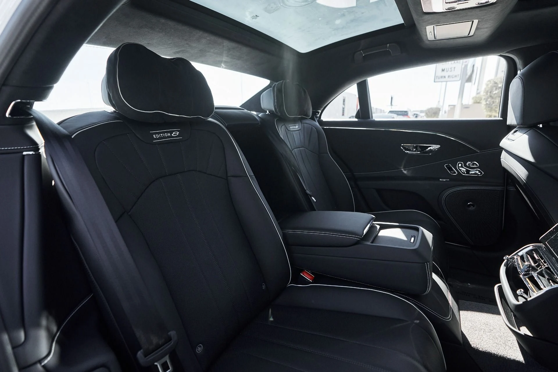 mph036_1632354328_Used_2024_Bentley_Flying_Spur_S_1761779928_f7dfa38399