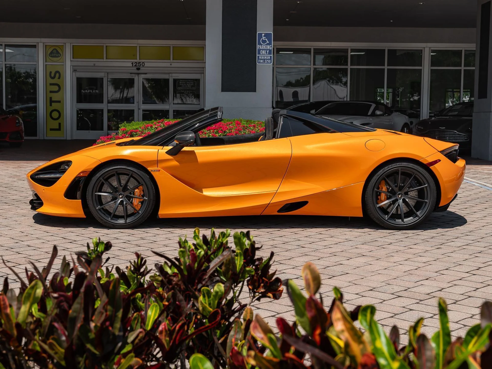 mph036_1638188782_Used_2022_Mc_Laren_720_S_Performance_1778364281_20d00dd640