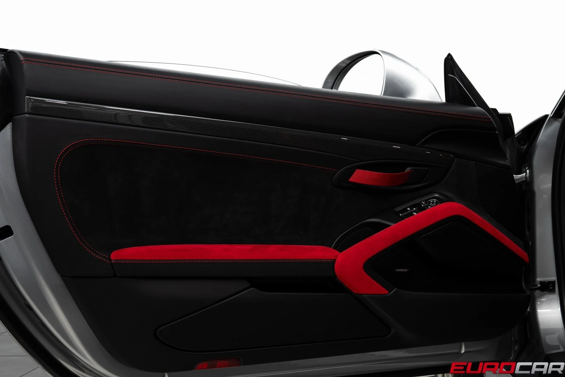 mph036_163936900_image_37_aabab38ea3