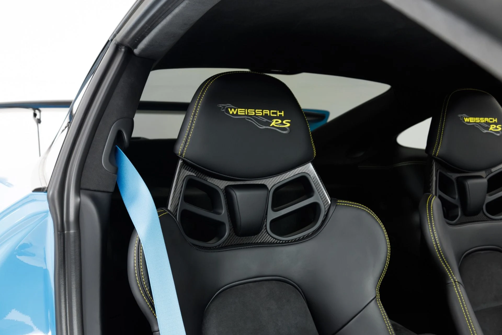 mph036_164502298_Used_2018_Porsche_911_GT_2_RS_1783631648_61eeecd083