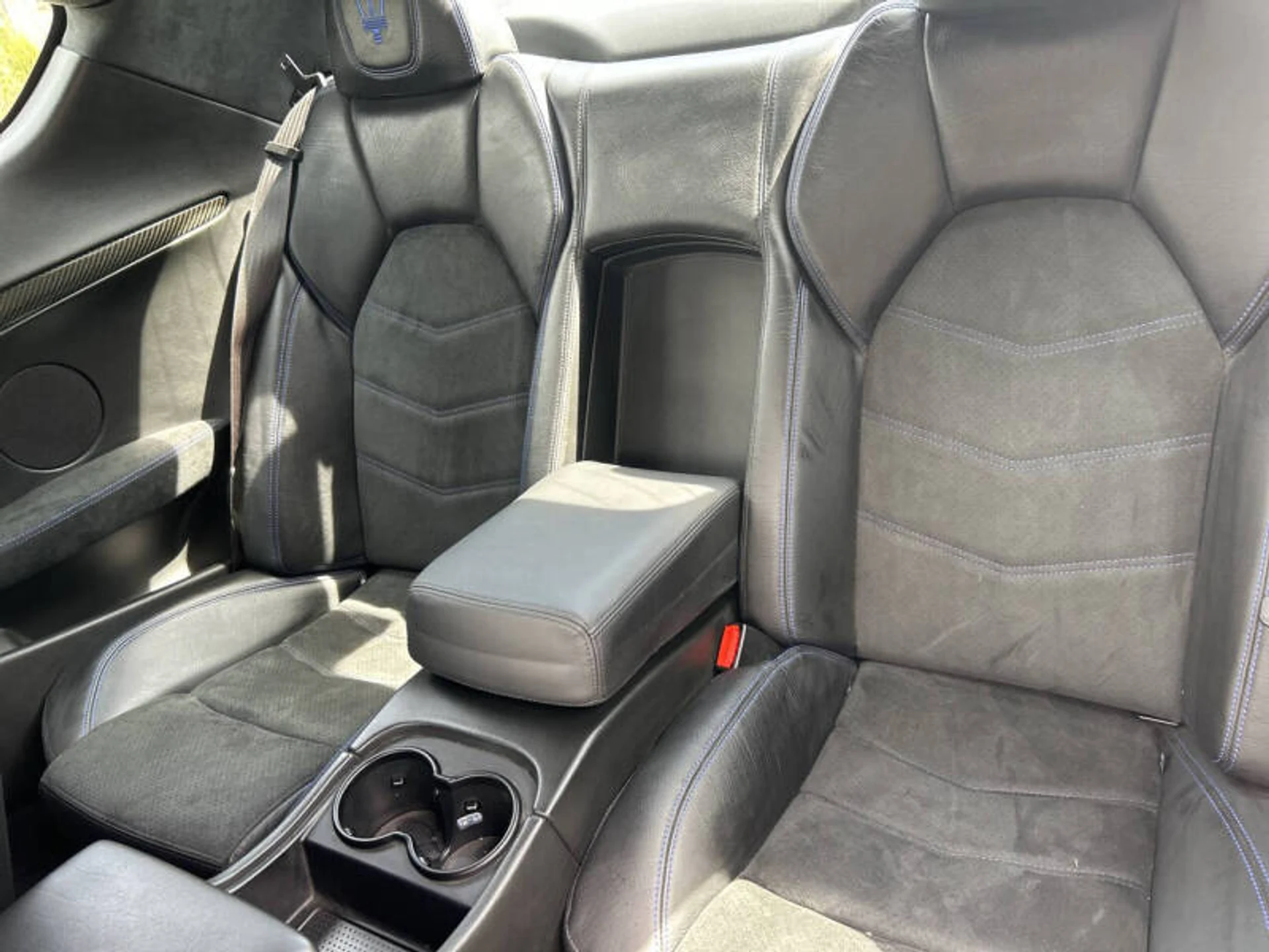 mph036_165537695_2016_maserati_granturismo_mc_2dr_coupe_6f0e62b5ec