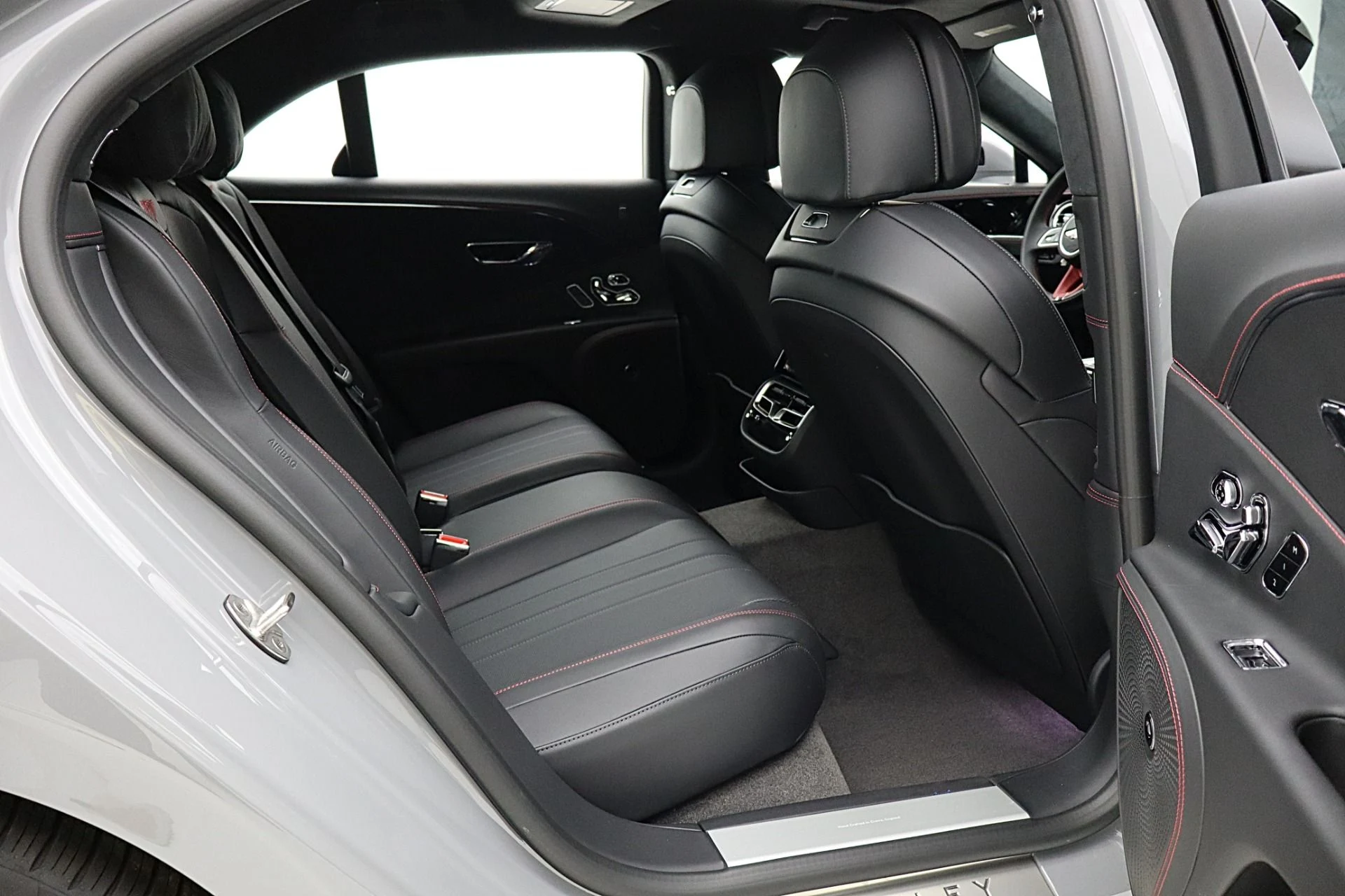 mph036_1664126922_New_2026_Bentley_Flying_Spur_9387c49891