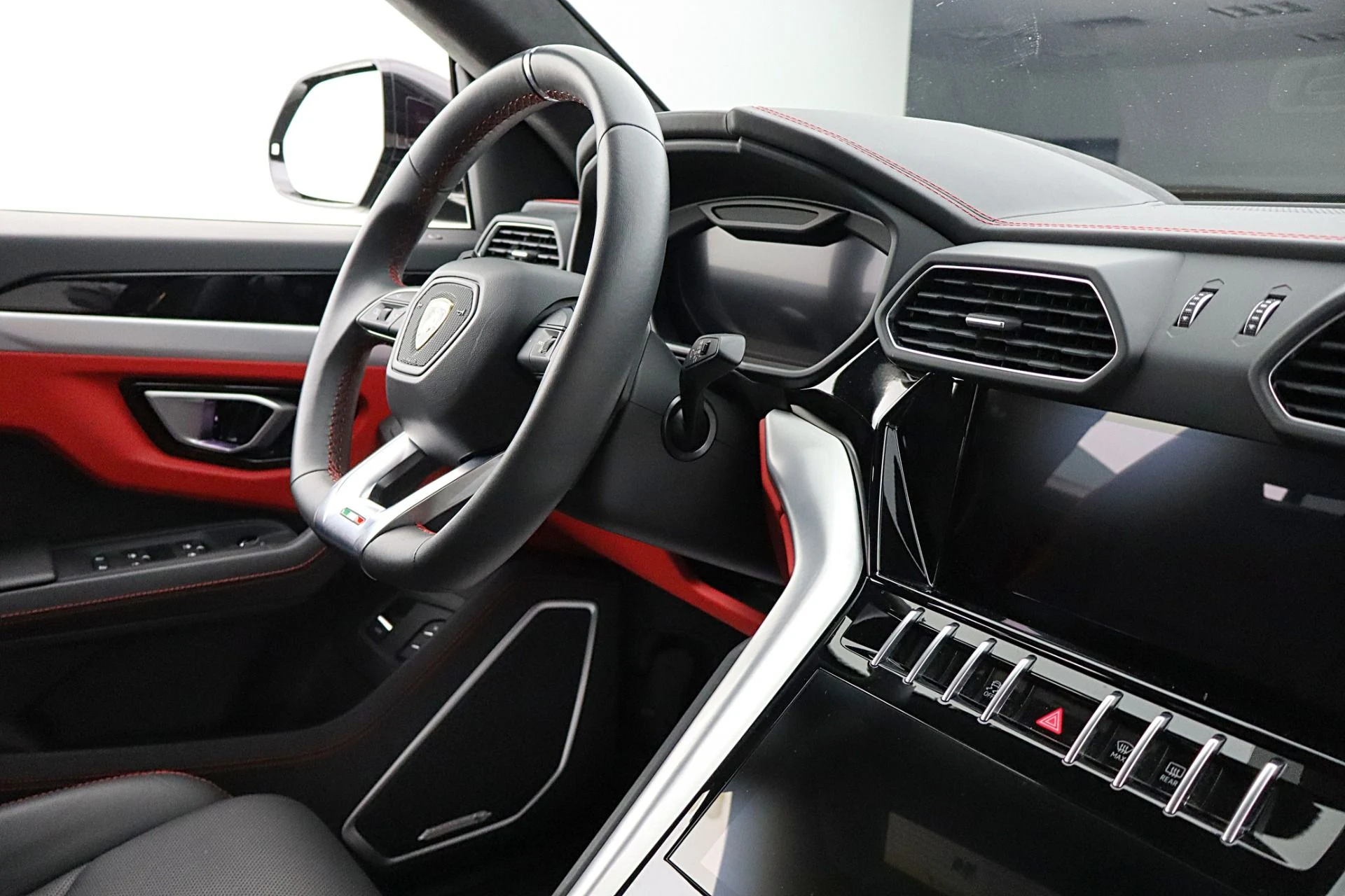 mph036_1677614046_Used_2024_Lamborghini_Urus_SLEASE_OPTIONS_AVAILABLE_c5216e17e2