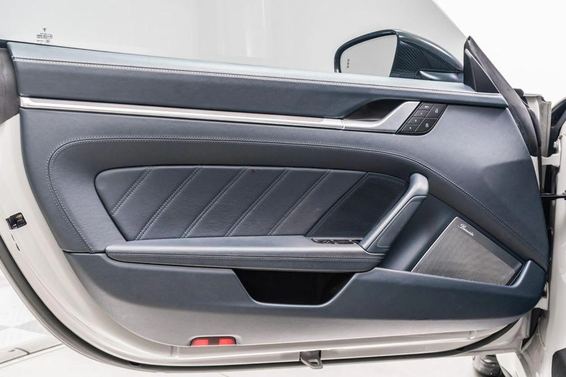 mph036_1695308543_C_Ro_THHL_Ql_Des19tz_Kf_K_V79_Y3gk_d8e7564692