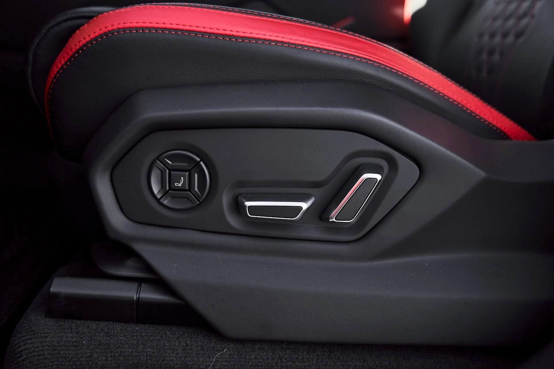 mph036_1707462268_Used_2024_Lamborghini_Urus_S_1779209054_61a072669e