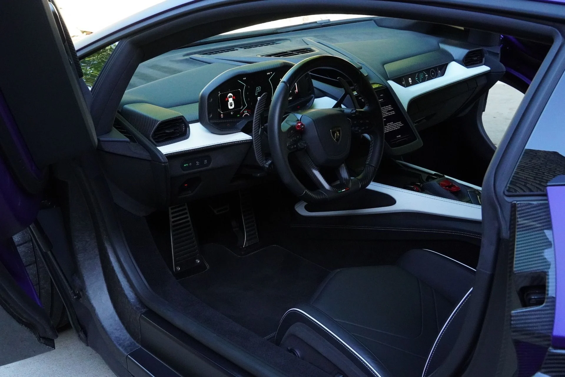 mph036_1707960157_Used_2024_Lamborghini_Revuelto_1781191894_48bce27b07