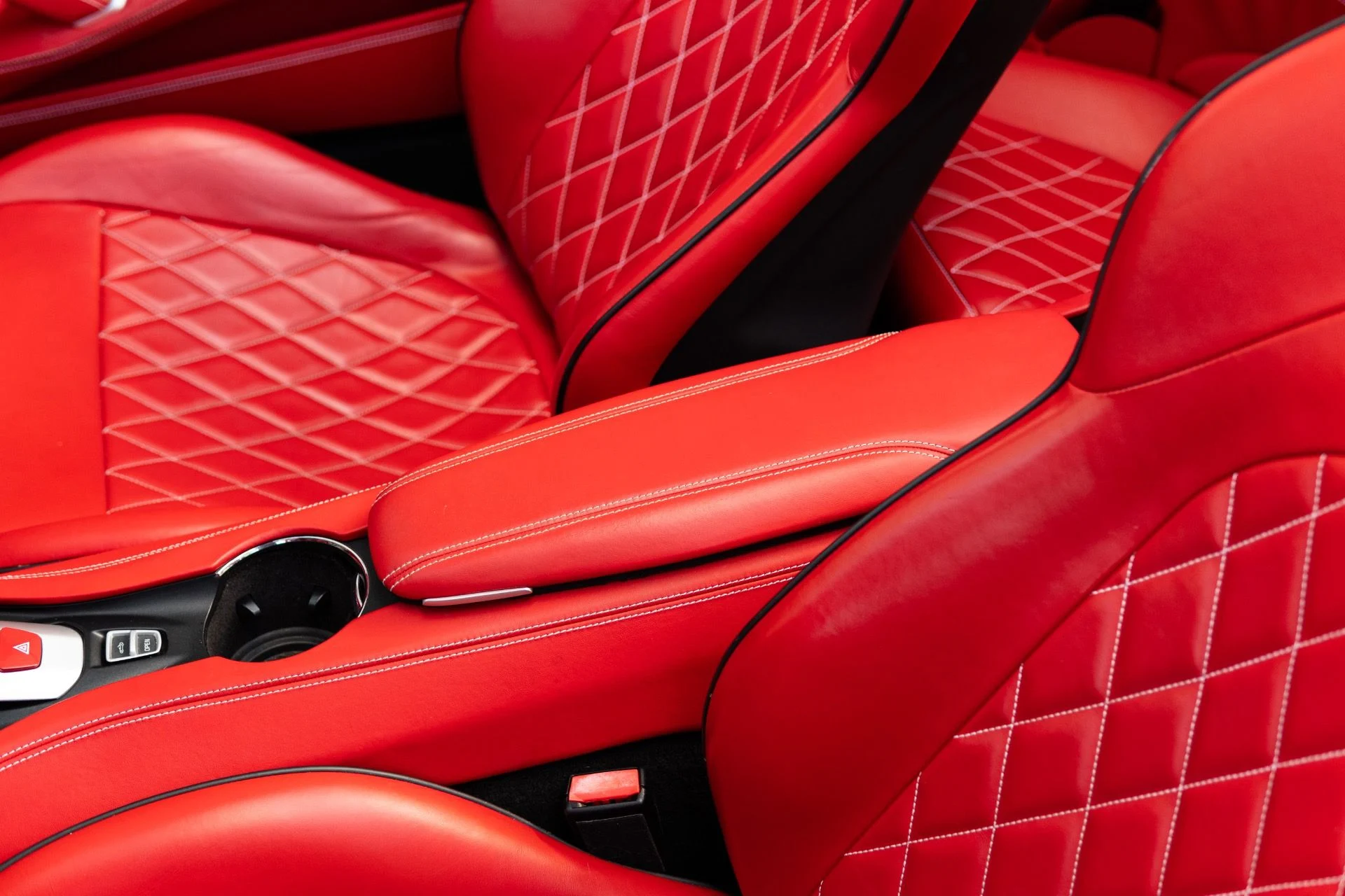 mph036_1719655379_Used_2017_Ferrari_California_T_1767901173_f51542e82f