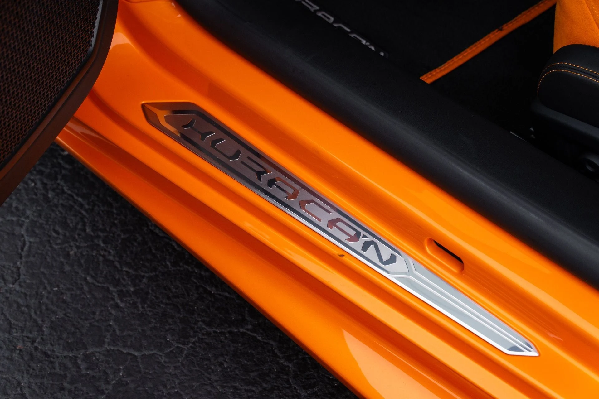 mph036_1726530550_Used_2016_Lamborghini_Huracan_LP_610_4_1780109643_80ebf35382