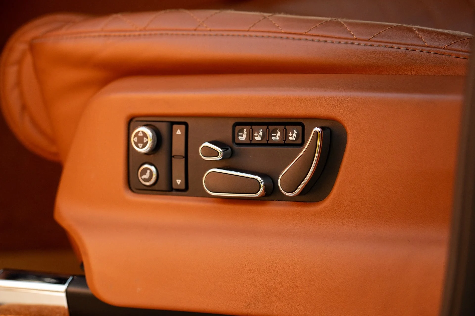 mph036_1754629499_Used_2017_Bentley_Bentayga_W12_First_Edition_1762986986_d098558057