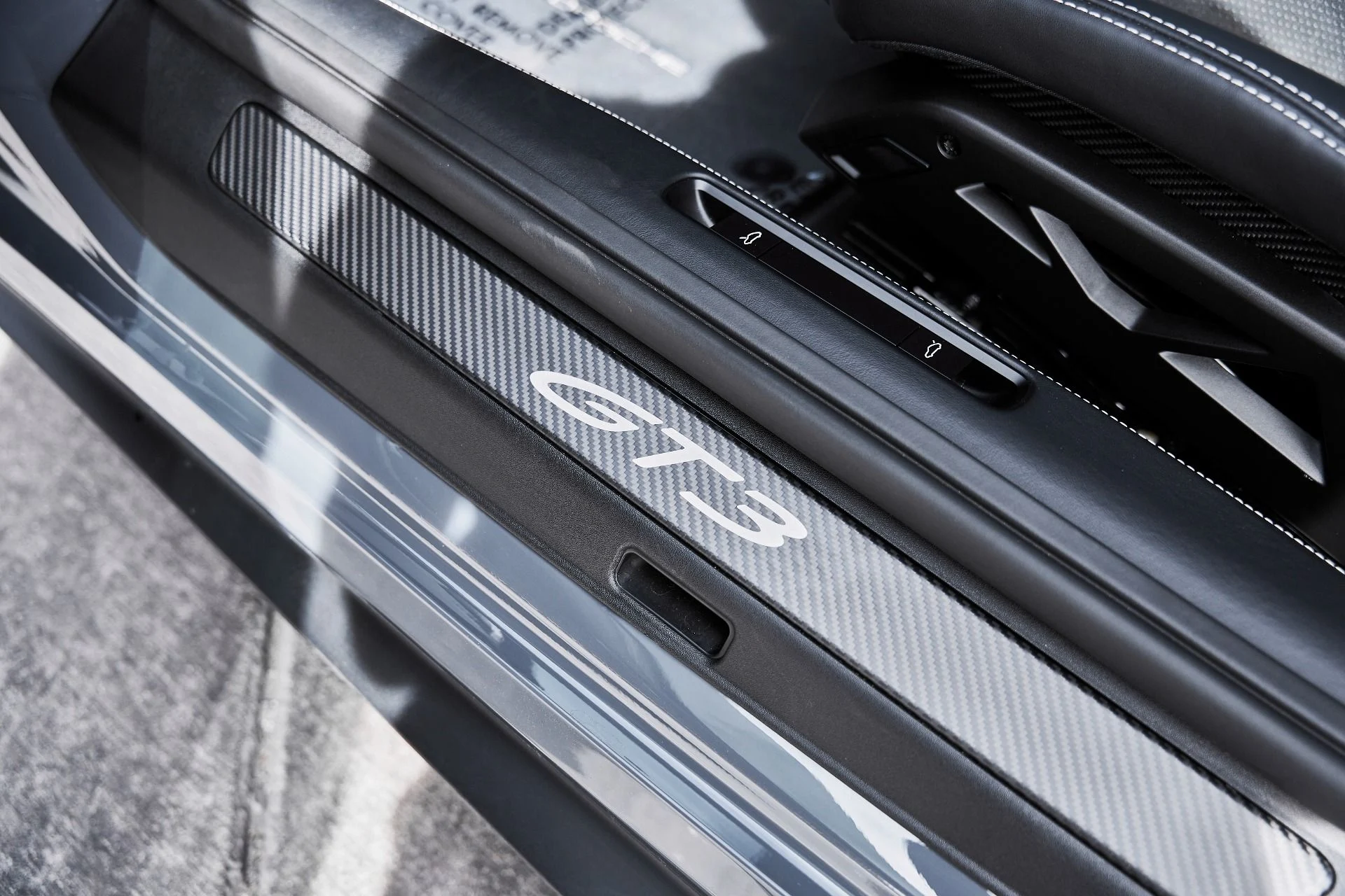 mph036_1755542538_Used_2025_Porsche_911_GT_3_1775332901_42718ccba9