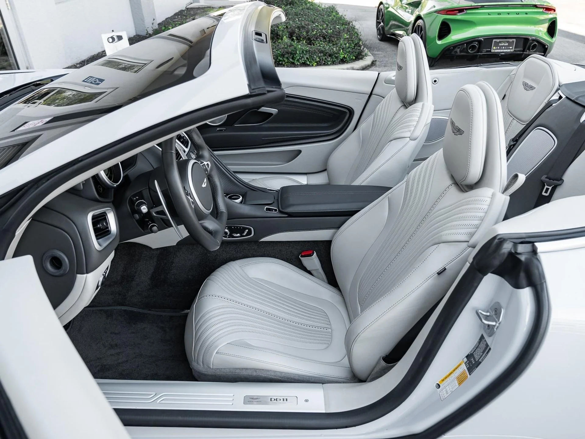 mph036_176338996_Used_2022_Aston_Martin_DB_11_1767028114_6640071db0