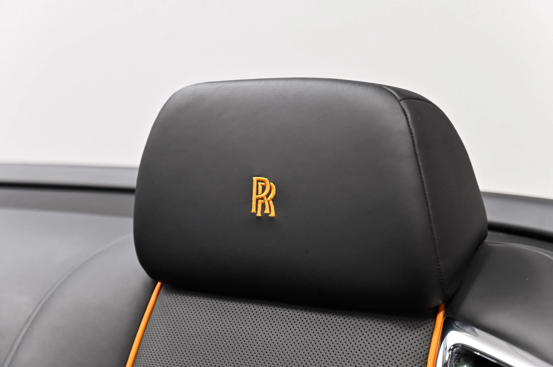 mph036_1780502336_Used_2017_Rolls_Royce_Dawn_Base_1789749608_9472111856