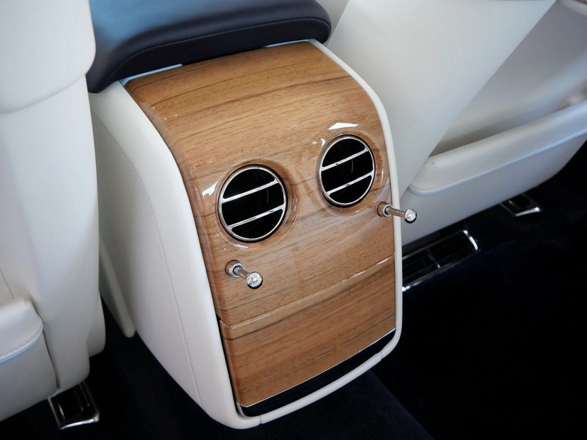 mph036_1784917278_4d81fc724f4d9365eba137e6f0983279x_93b00660b1