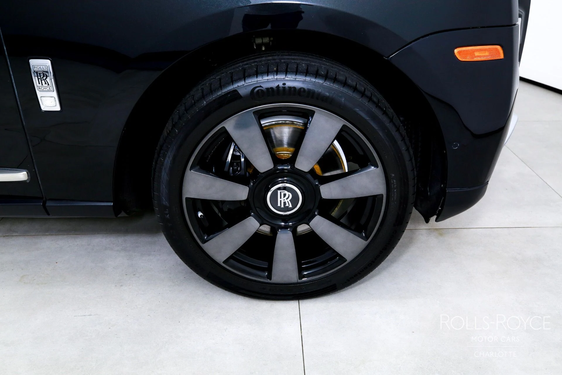mph036_17935450_Used_2019_Rolls_Royce_Cullinan_1754411738_4a82c5350f