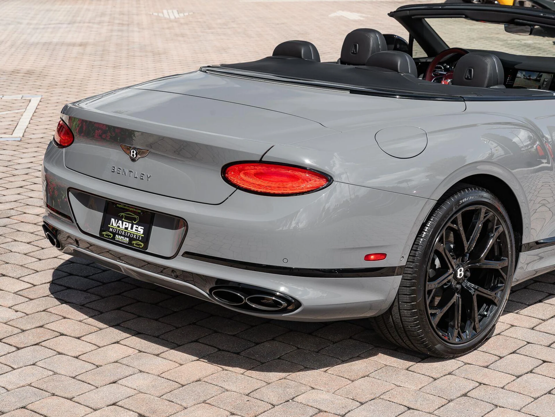 mph036_1796793404_Used_2023_Bentley_Continental_GTC_S_V8_1793214136_e2bb9d3d4a