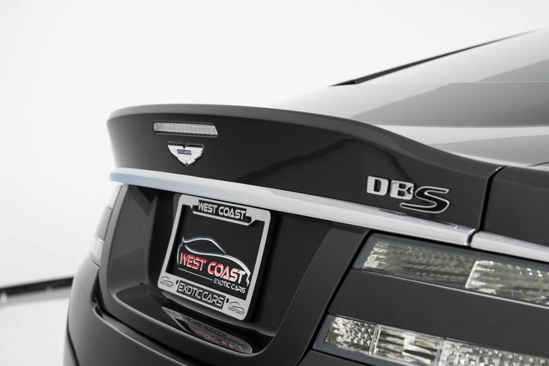 mph036_1802153180_Used_2011_Aston_Martin_DBS_1701890230_a118ef20f2