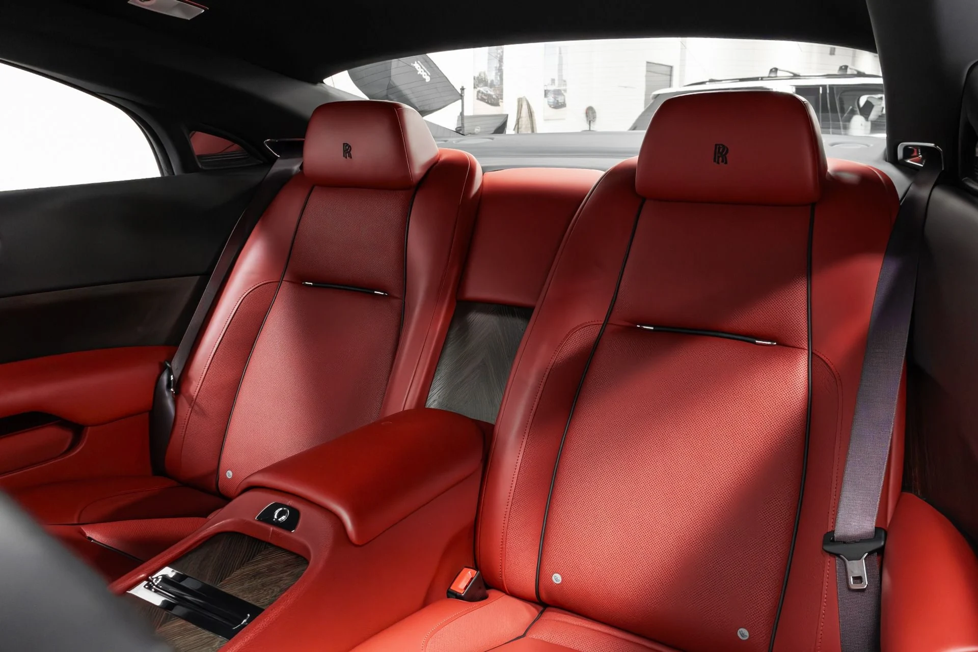 mph036_1806099386_Used_2014_Rolls_Royce_Wraith_1768708128_f0fdf48698