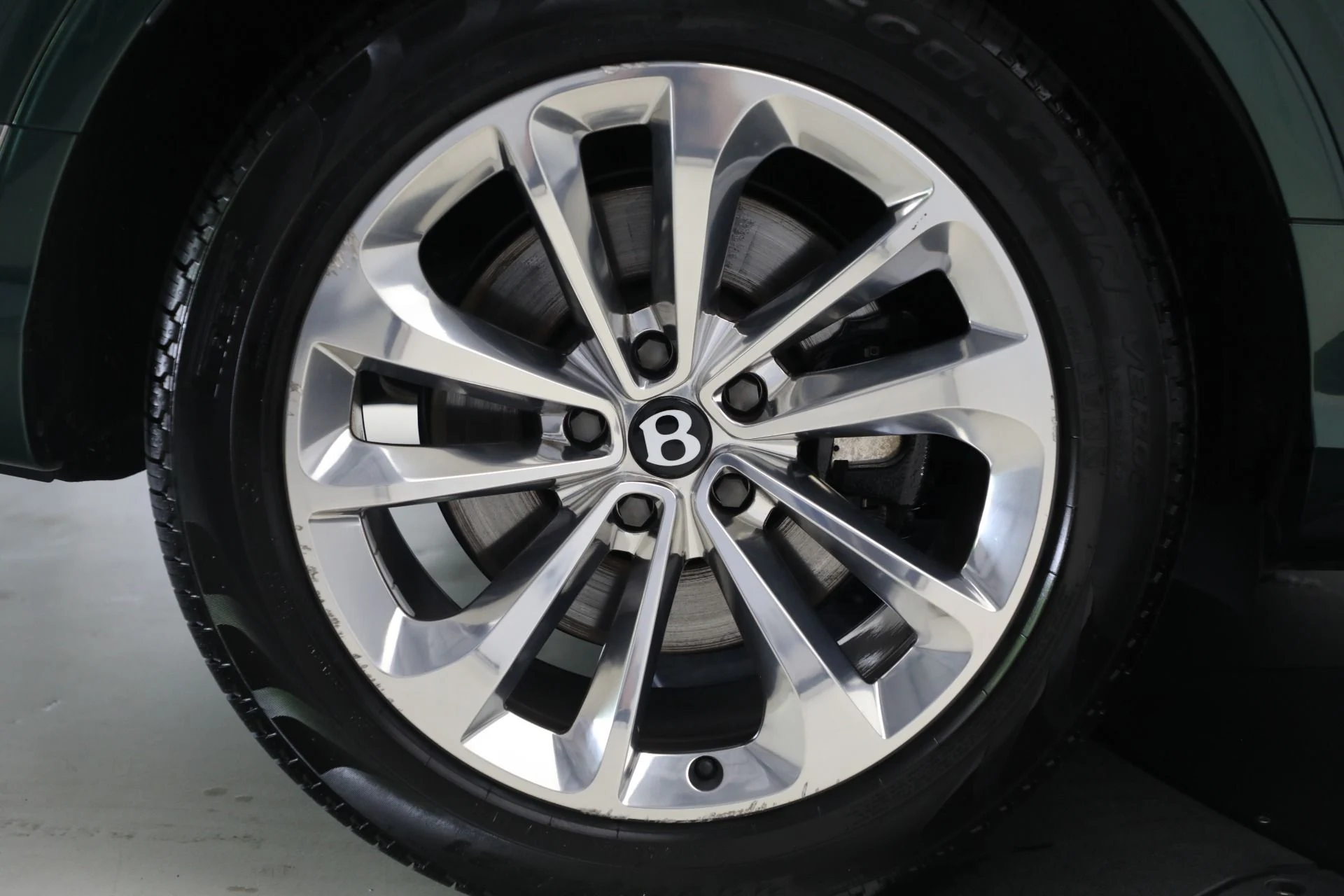 mph036_1813641651_Used_2023_Bentley_Bentayga_V8_68e472ecaa