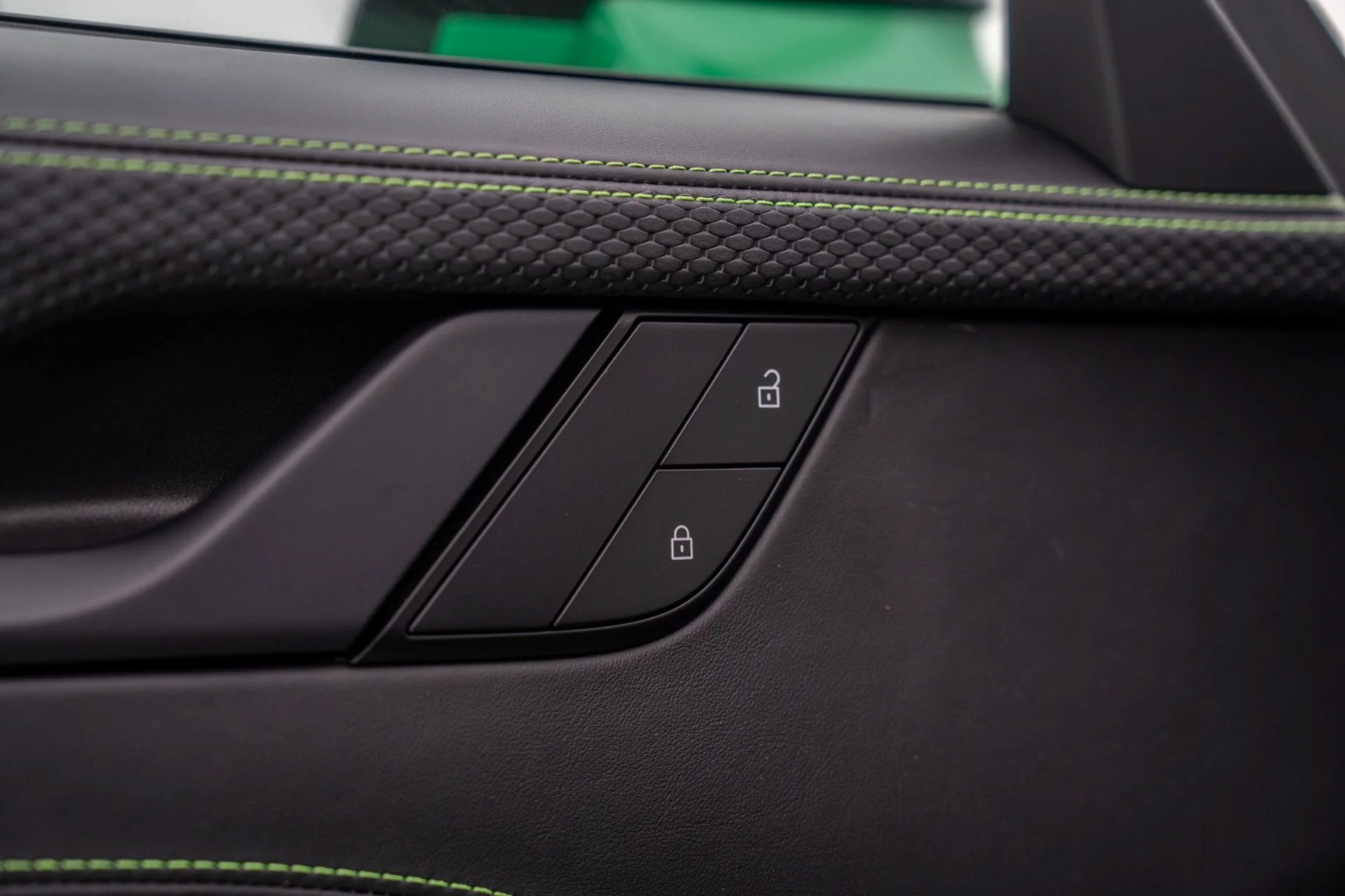 mph036_1816215321_Used_2022_Porsche_911_GT_3_Touring_1775584406_c549a45508