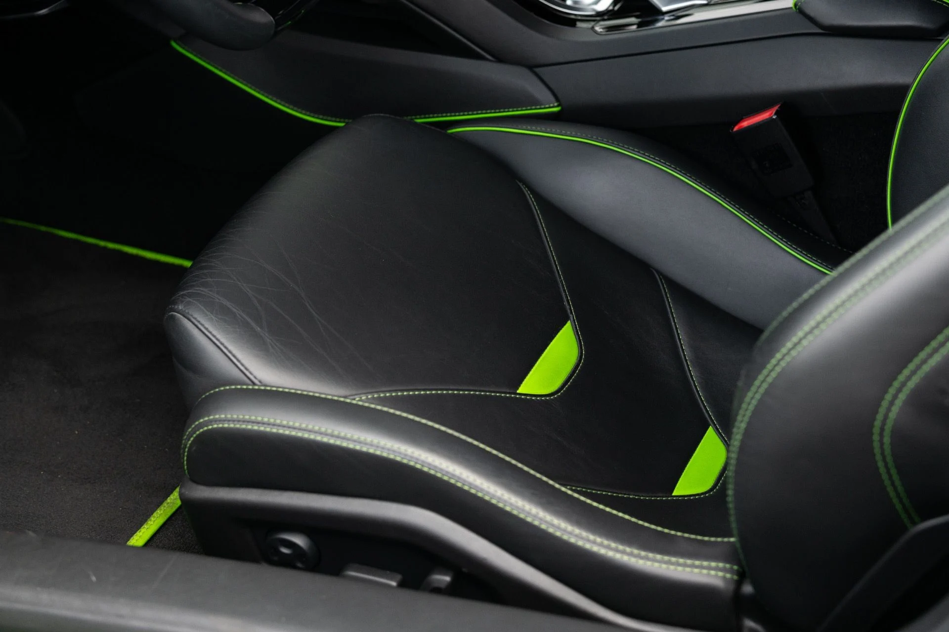 mph036_1818731760_Used_2020_Lamborghini_Huracan_EVO_1770872075_83f78da563