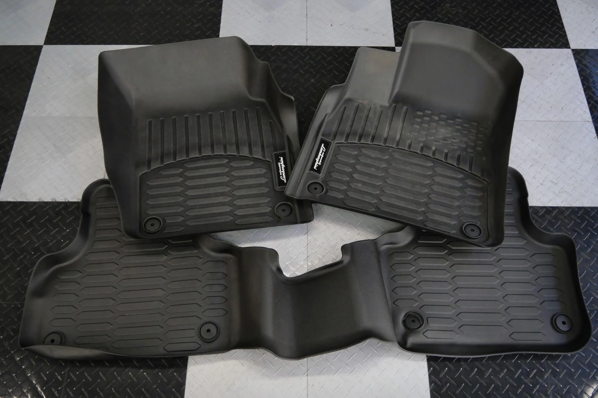 mph036_1821930566_Used_2022_Lamborghini_Urus_1761576878_4db0f4f469