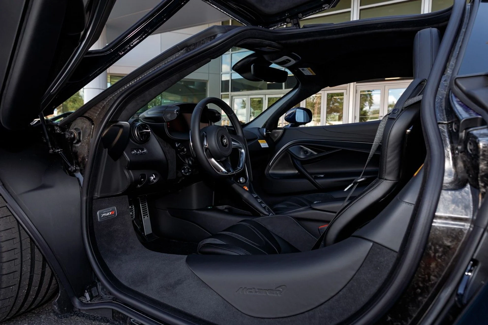 mph036_1826541624_646_p37_l_c1cb7159bf