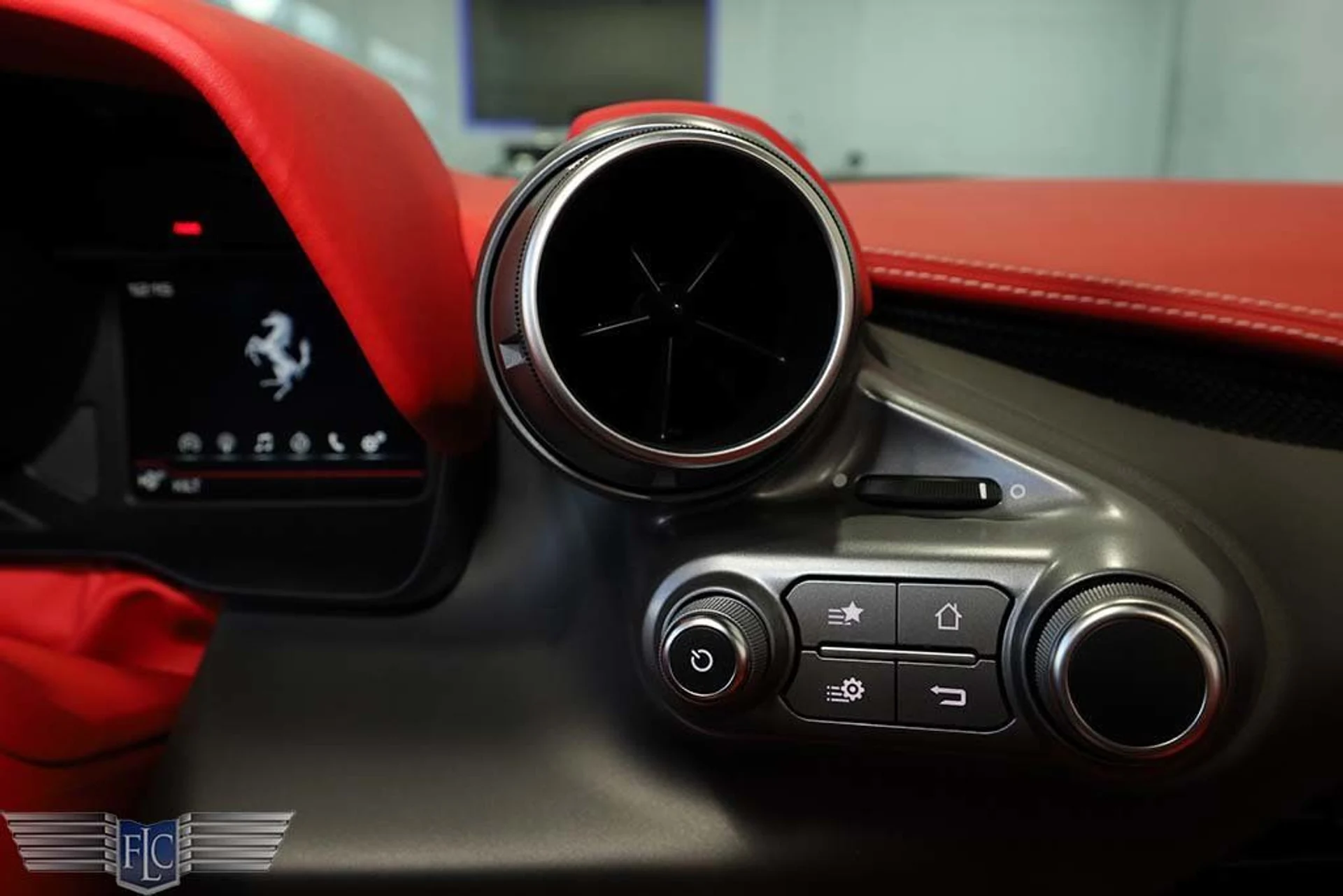 mph036_1843554664_used_2023_ferrari_f8_spider_convertible_9689_22983772_37_1024_3b6314efe0