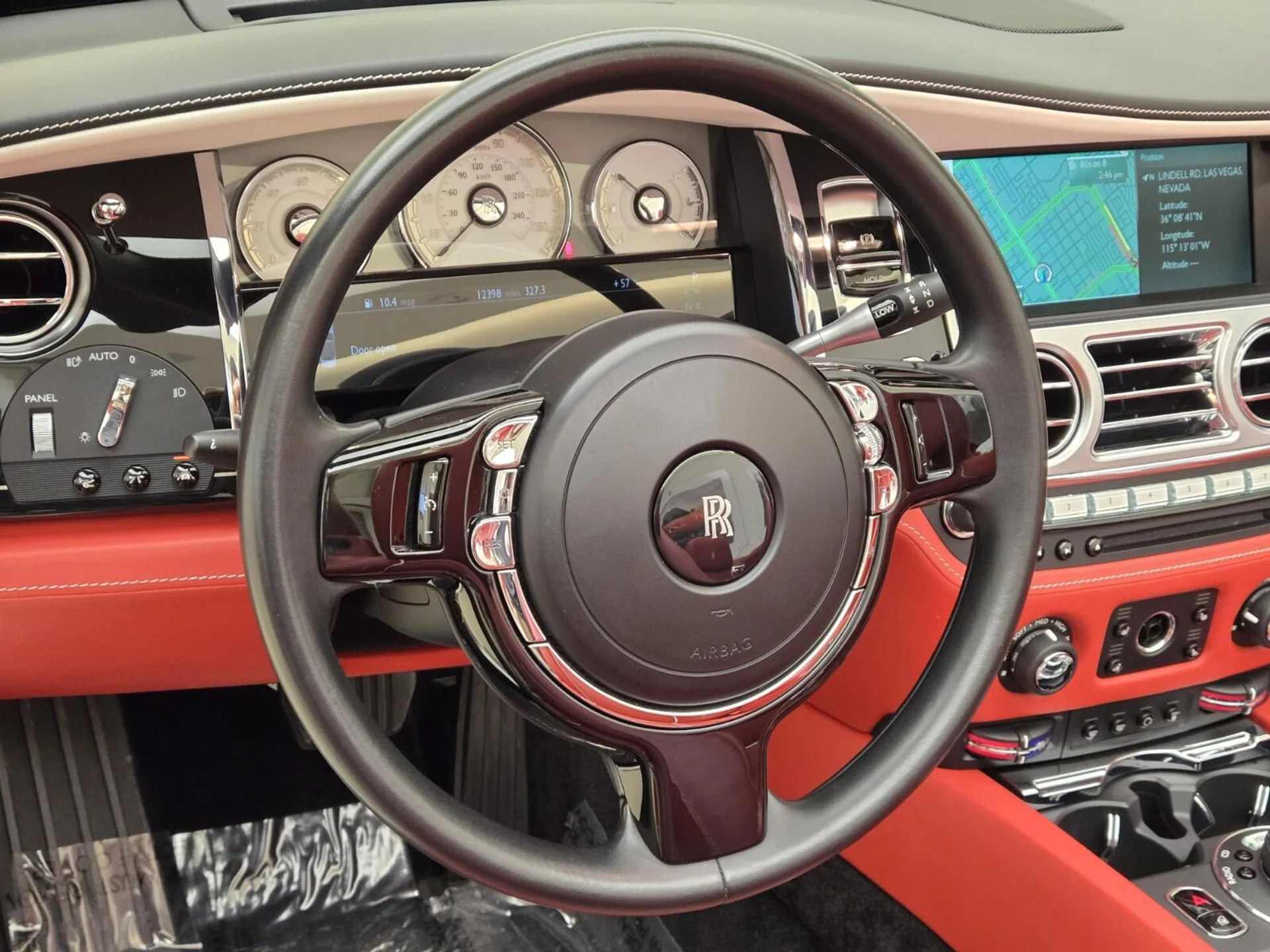 mph036_1850112483_Used_2017_Rolls_Royce_Dawn_1765004127_6b52104683