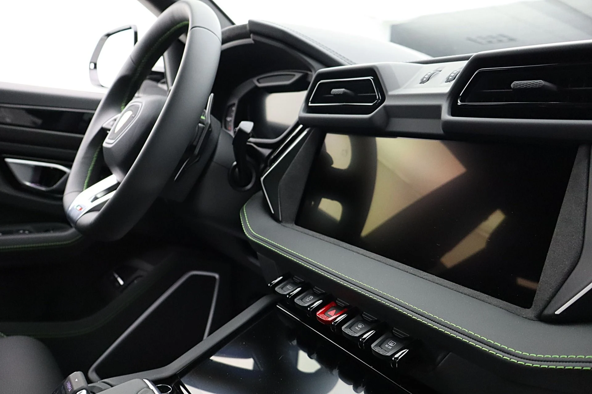 mph036_1861431265_New_2026_Lamborghini_Urus_SE_395855b007
