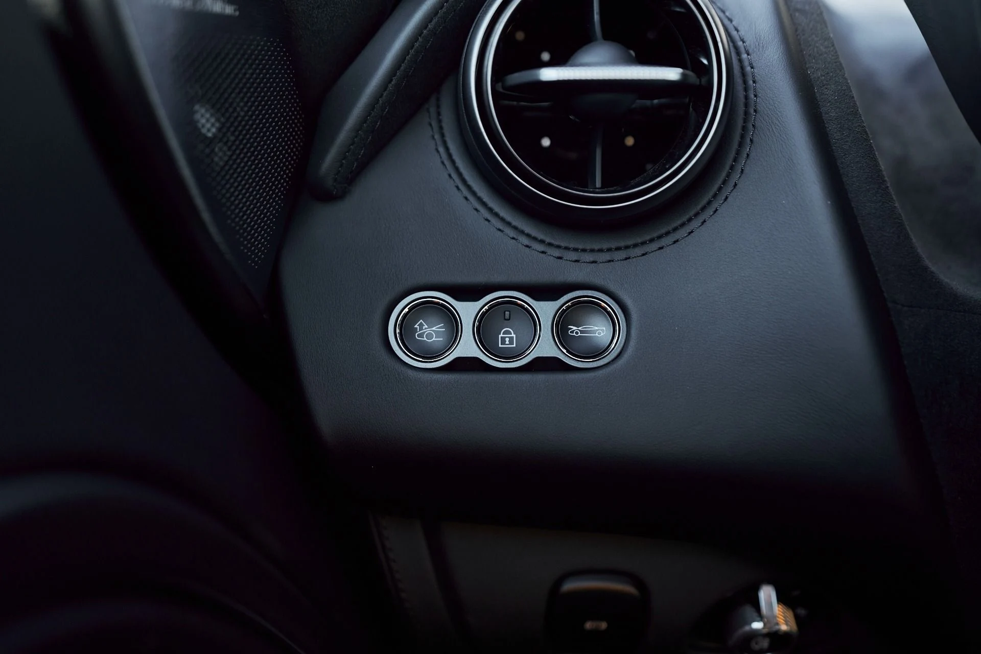 mph036_1861845225_Used_2024_Mc_Laren_750_S_1765410689_94693f701a