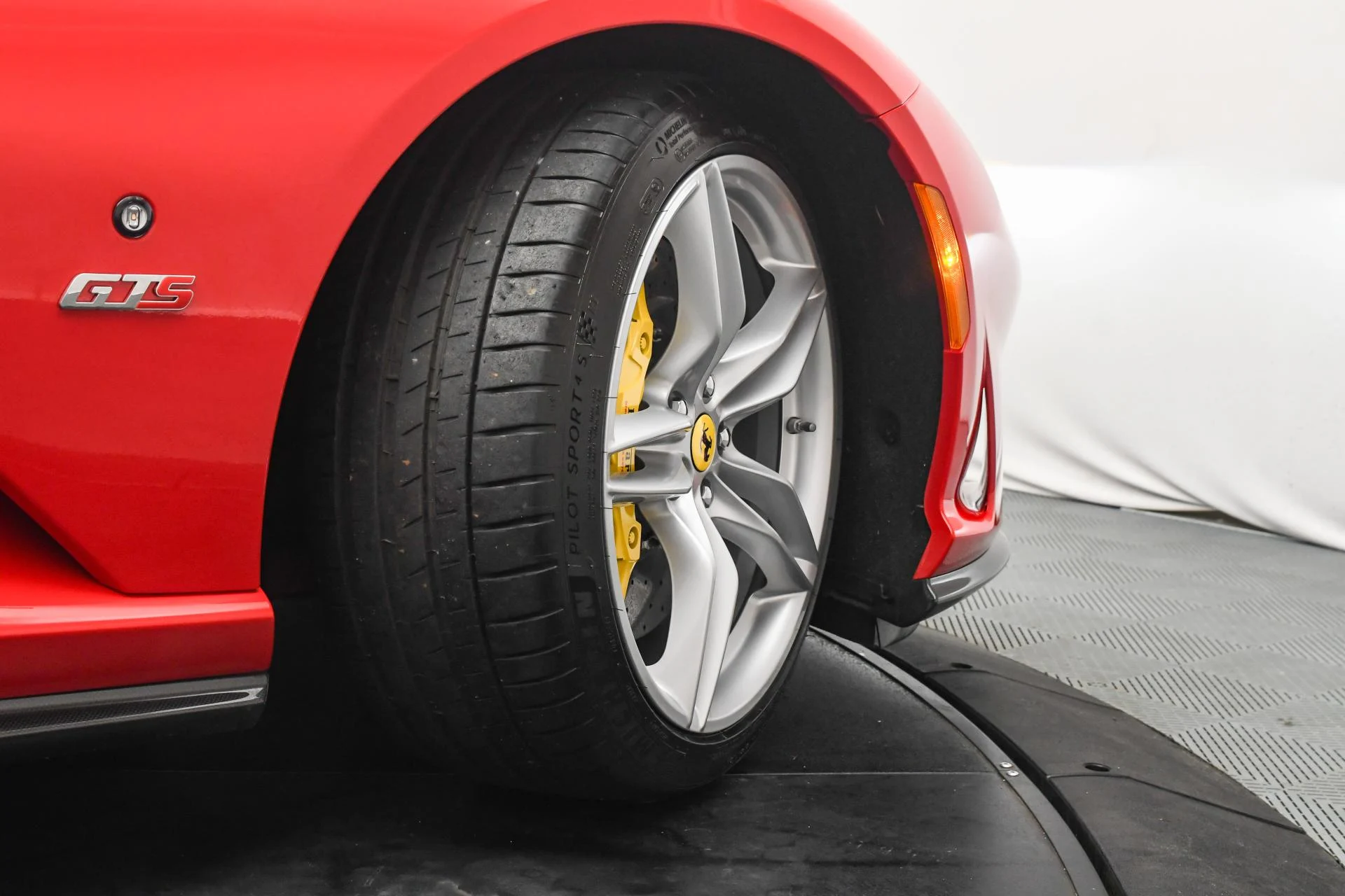 mph036_1887819732_Used_2022_Ferrari_812_GTS_1752652167_c66a6c09a5