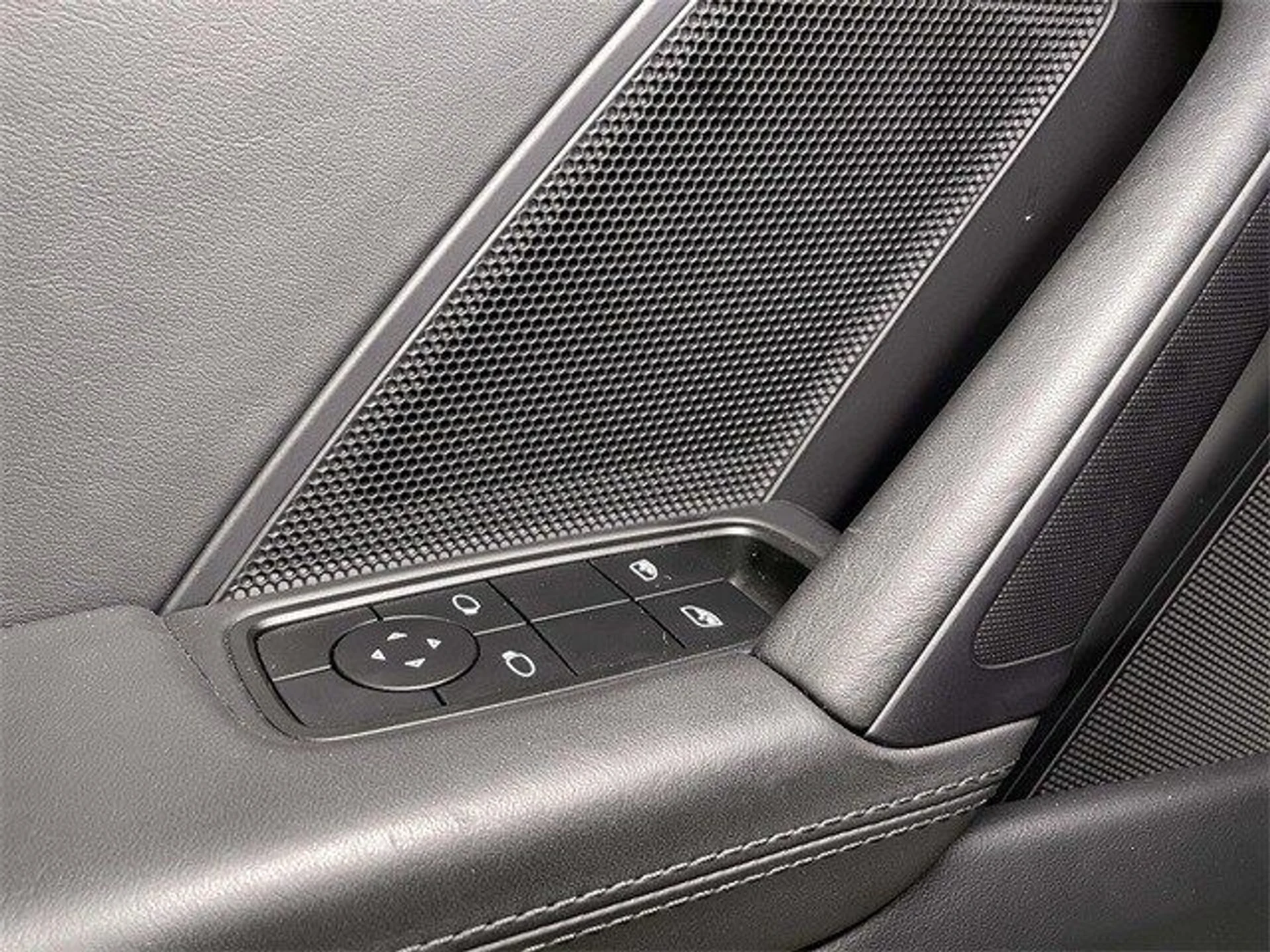 mph036_1888490899_429396f837cdeaad29cc942ded7f786ex_90c3318d30