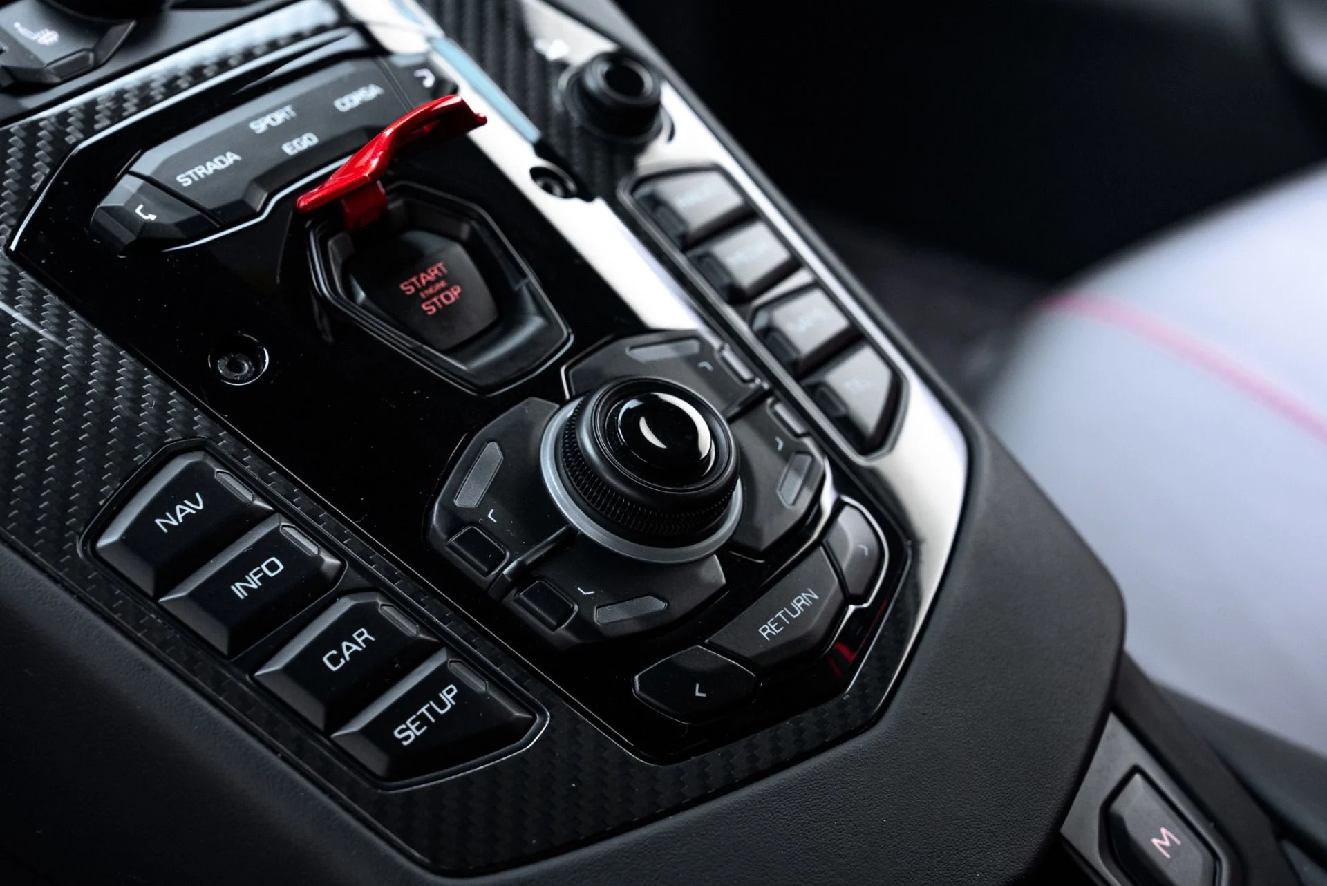 mph036_1896898336_Used_2017_Lamborghini_Aventador_LP_740_4_S_1775604663_dffdb1b1ad